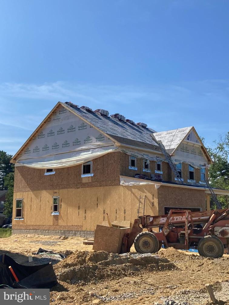 MONTGOMERY VILLAGE - Residential Lease