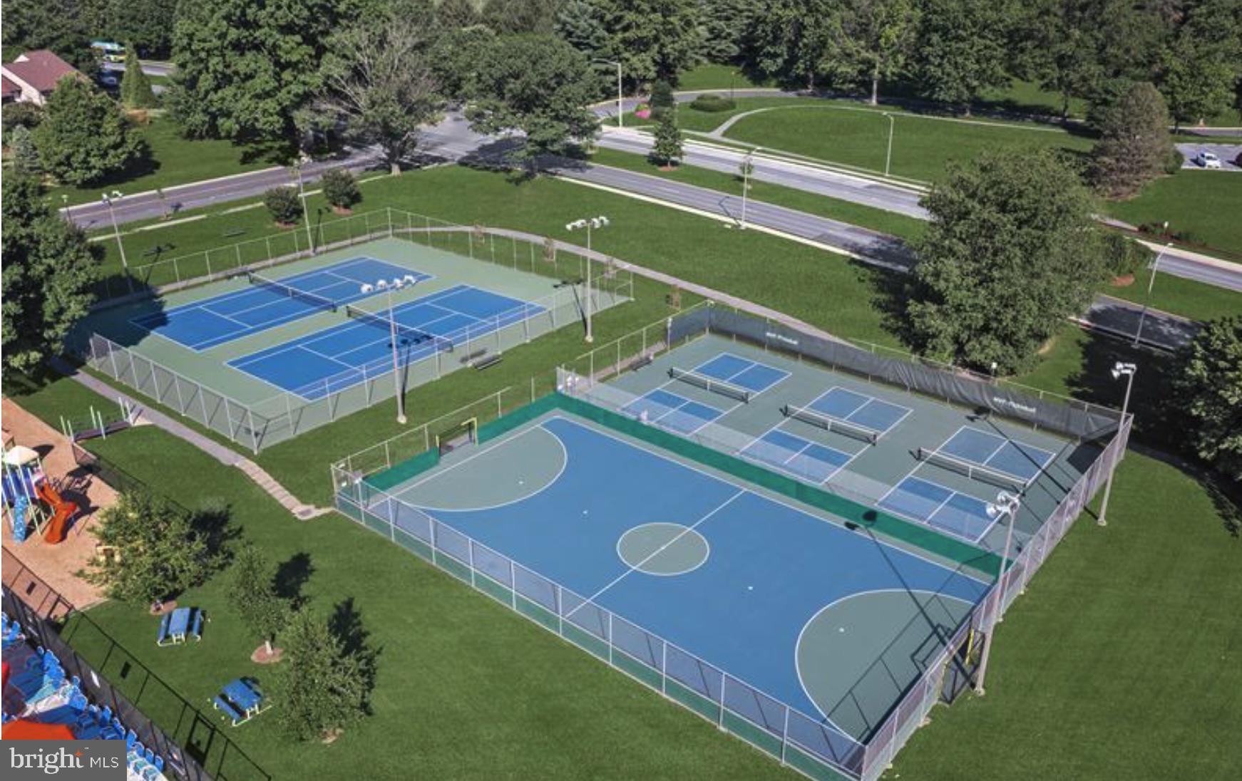 MONTGOMERY VILLAGE - Residential Lease