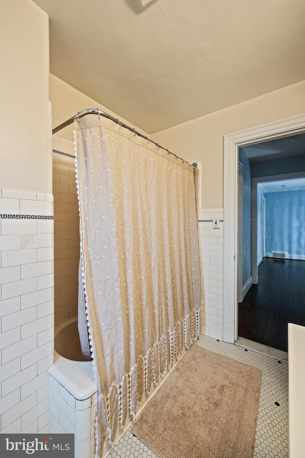 GREATER HOMELAND HISTORIC DISTRICT - Residential Lease