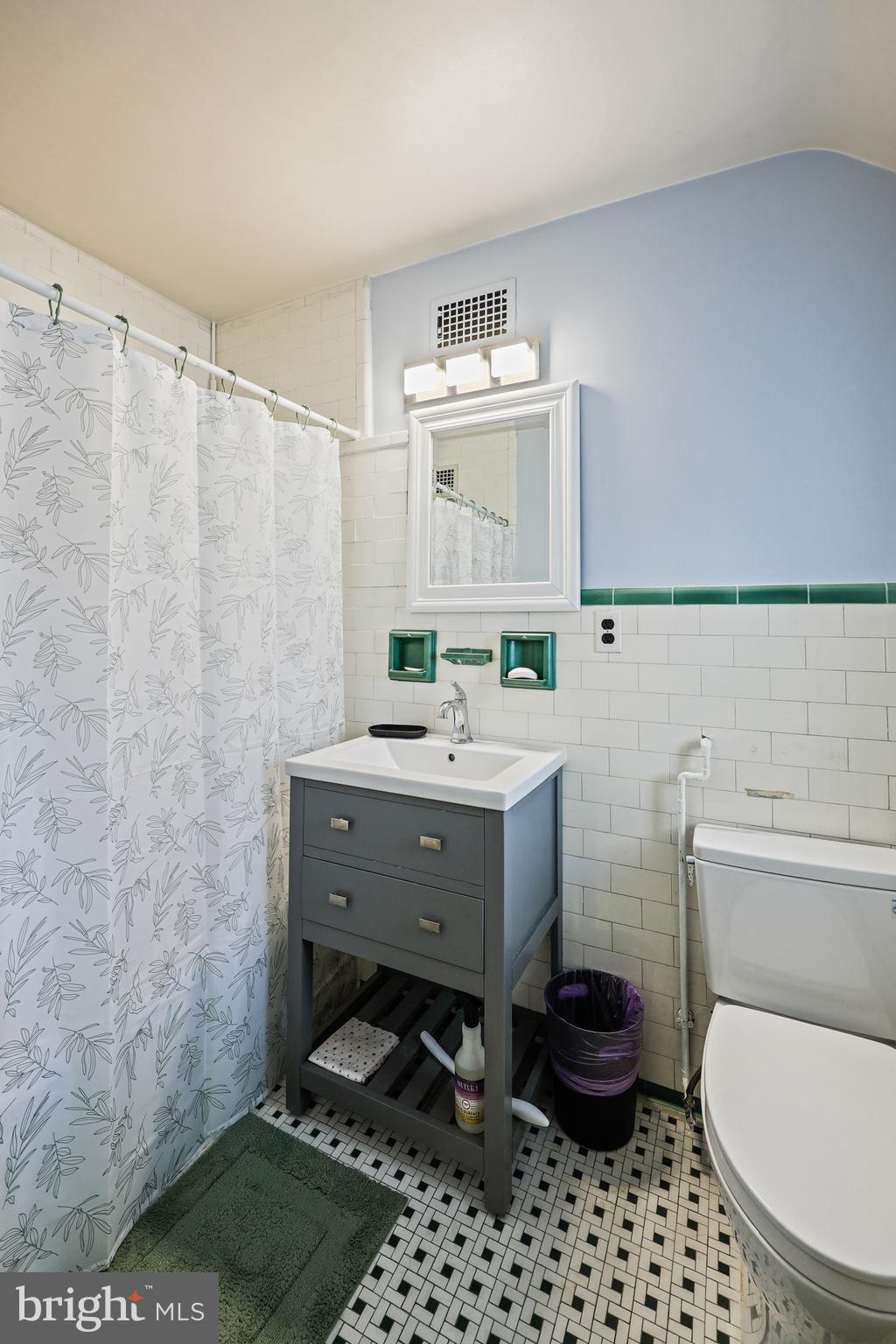 GREATER HOMELAND HISTORIC DISTRICT - Residential Lease