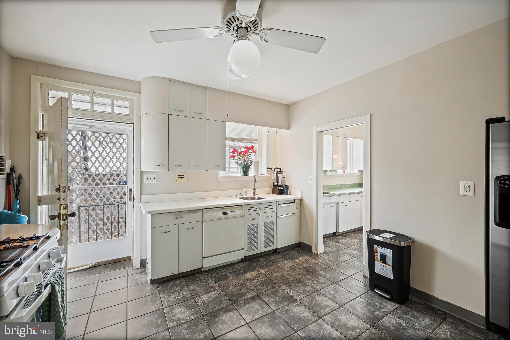 GREATER HOMELAND HISTORIC DISTRICT - Residential Lease