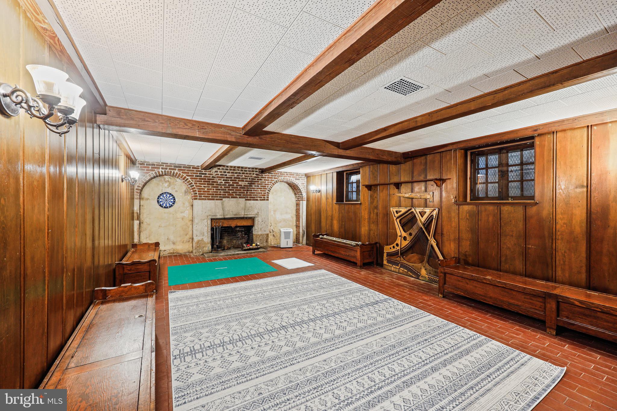 GREATER HOMELAND HISTORIC DISTRICT - Residential Lease