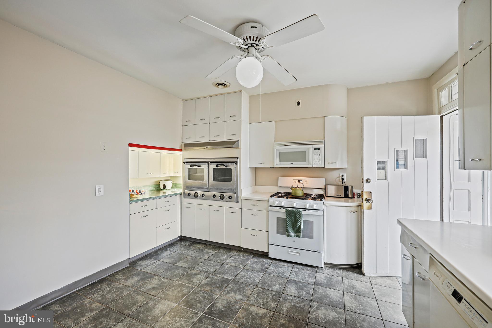 GREATER HOMELAND HISTORIC DISTRICT - Residential Lease