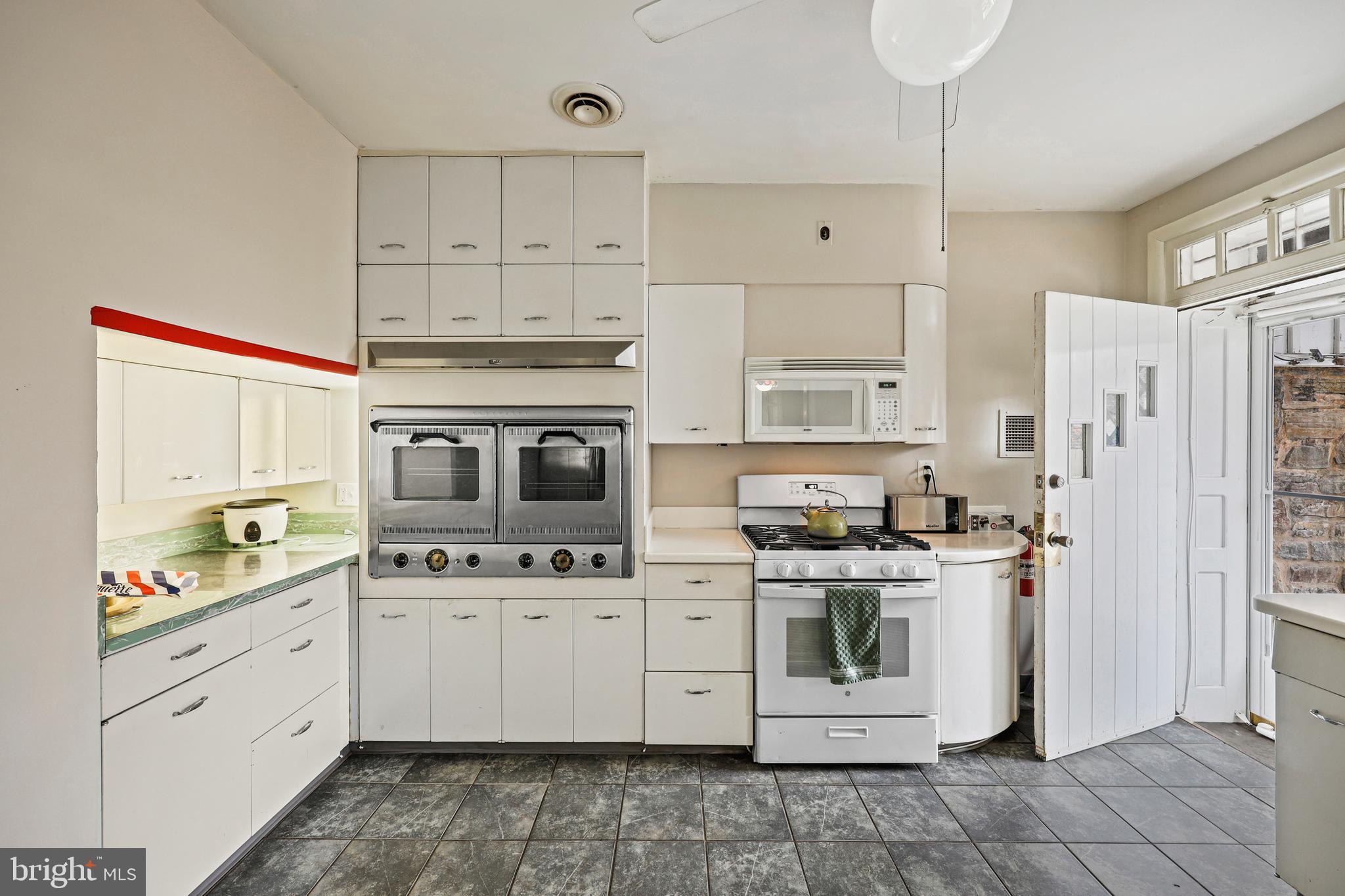 GREATER HOMELAND HISTORIC DISTRICT - Residential Lease