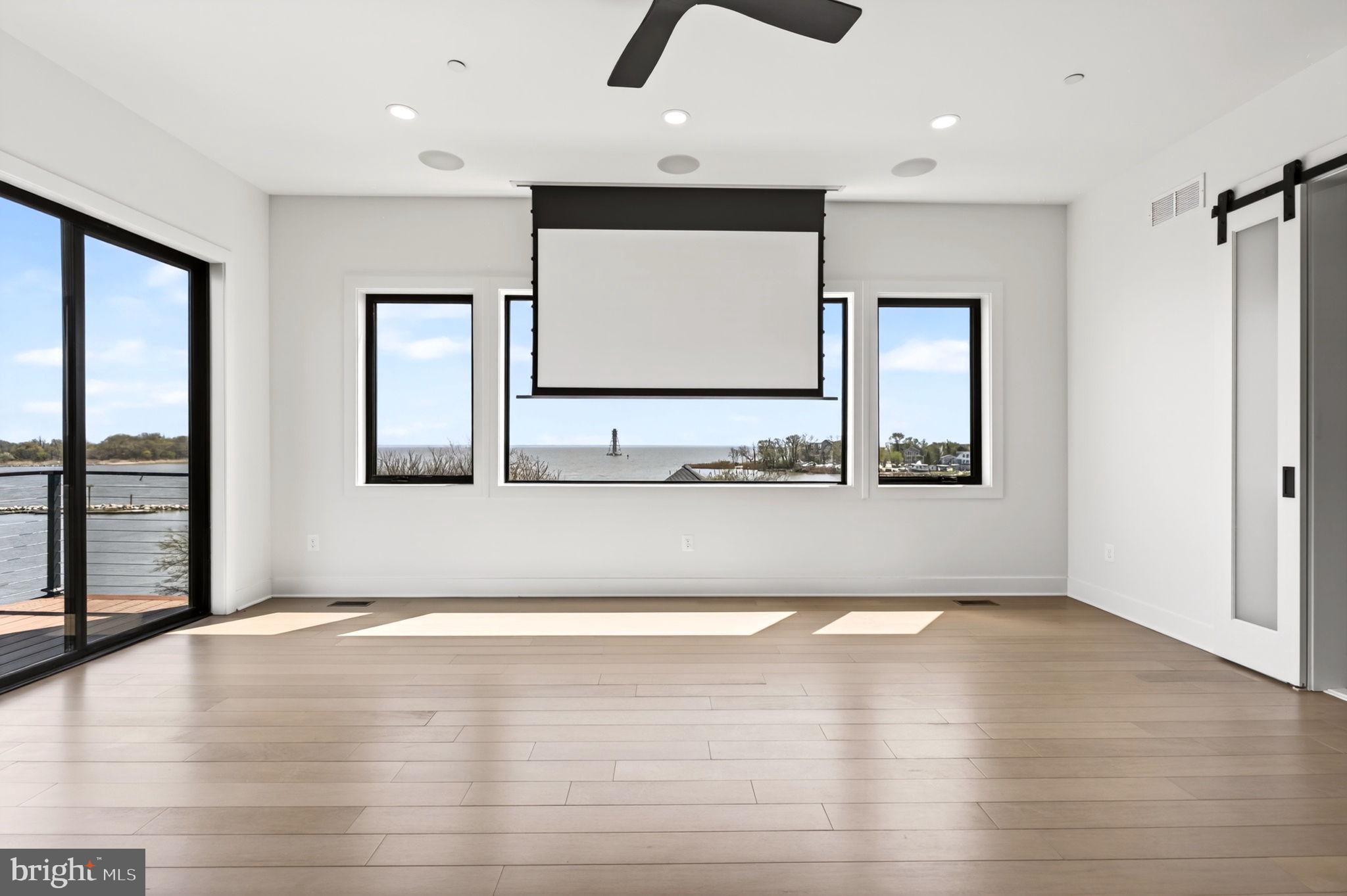 SWAN POINT - Residential