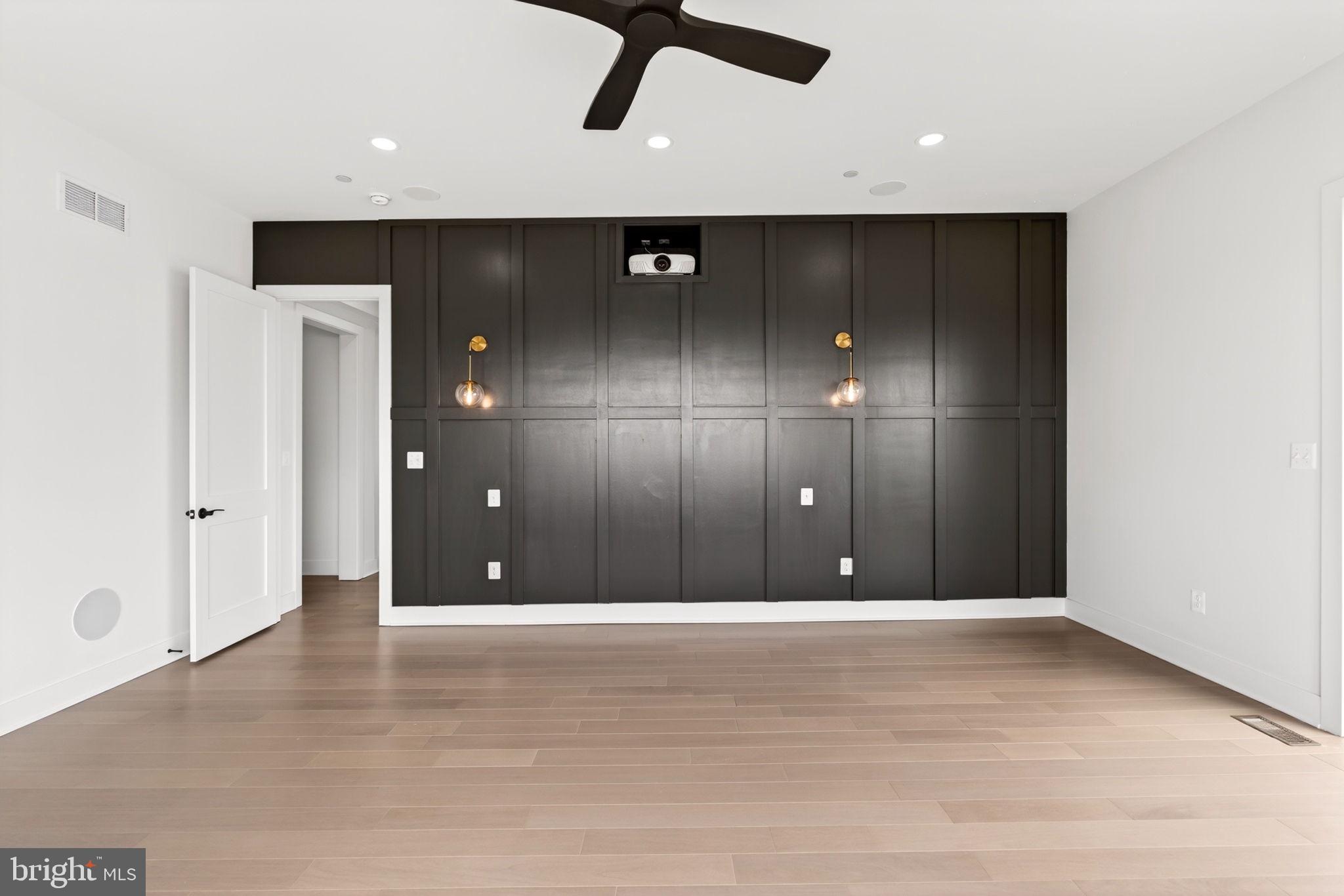 SWAN POINT - Residential