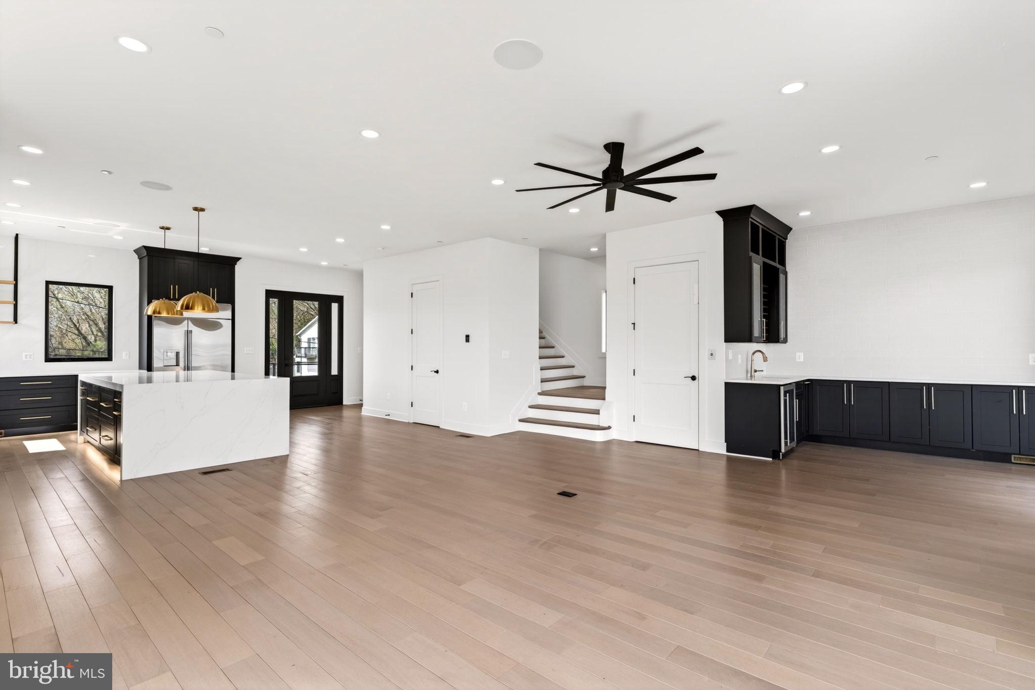 SWAN POINT - Residential