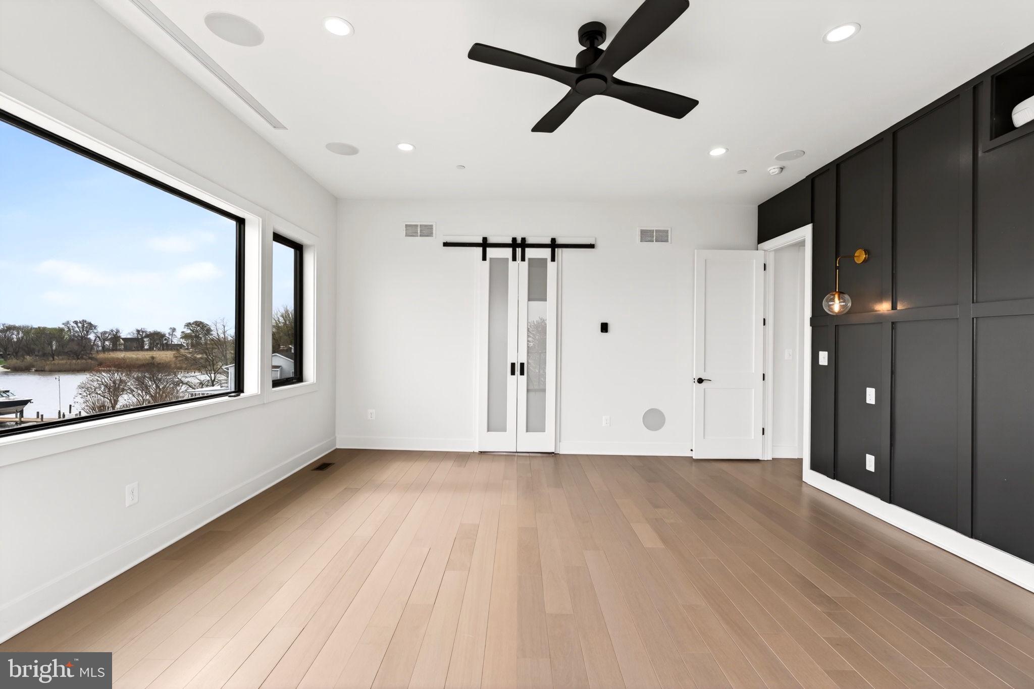 SWAN POINT - Residential