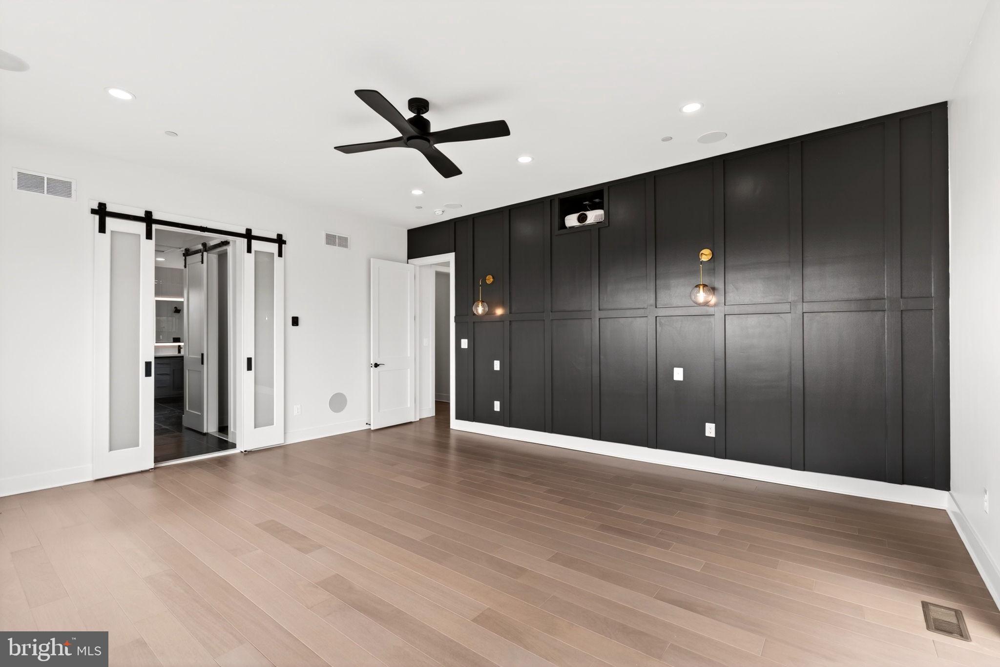 SWAN POINT - Residential