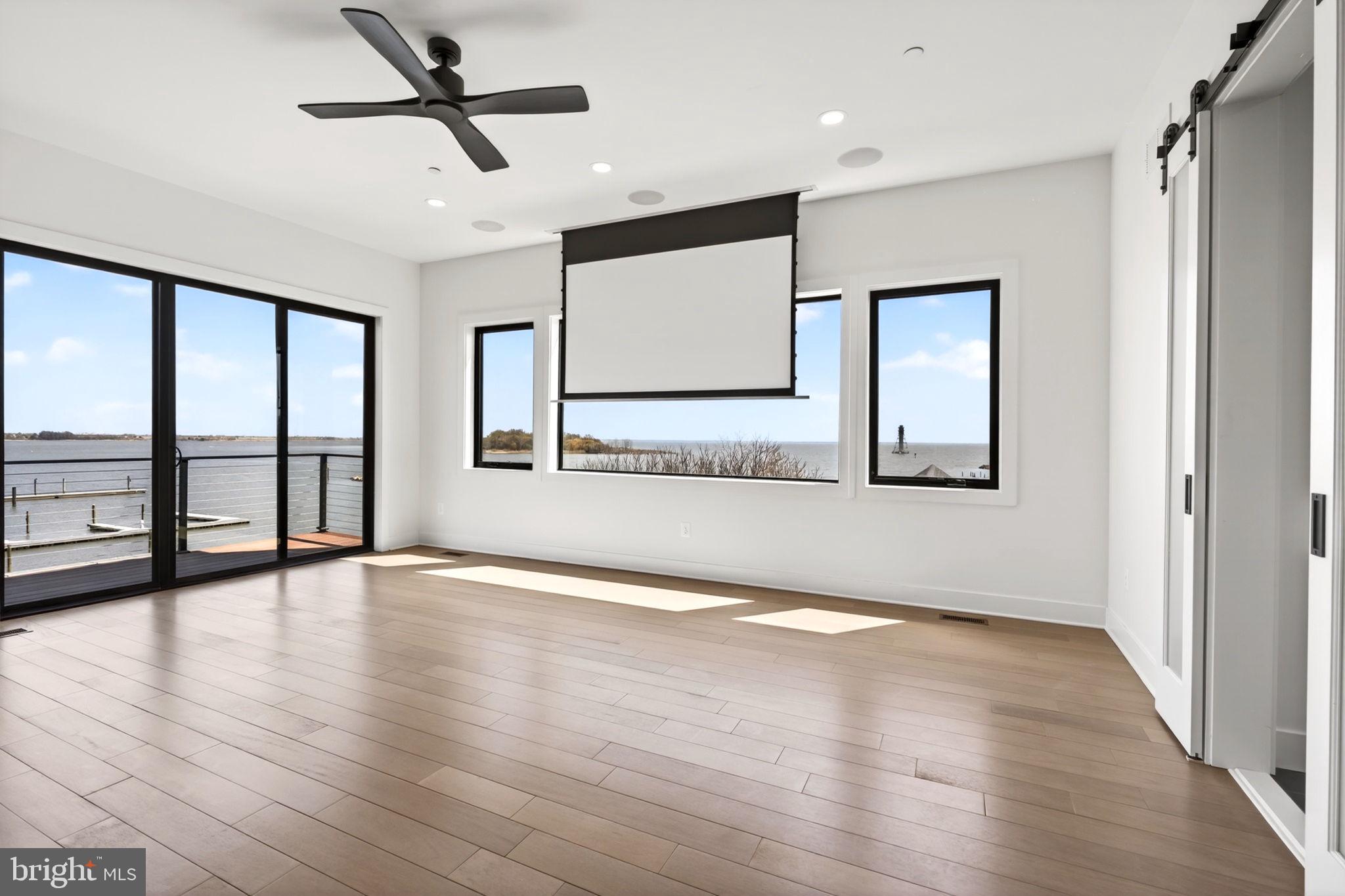 SWAN POINT - Residential