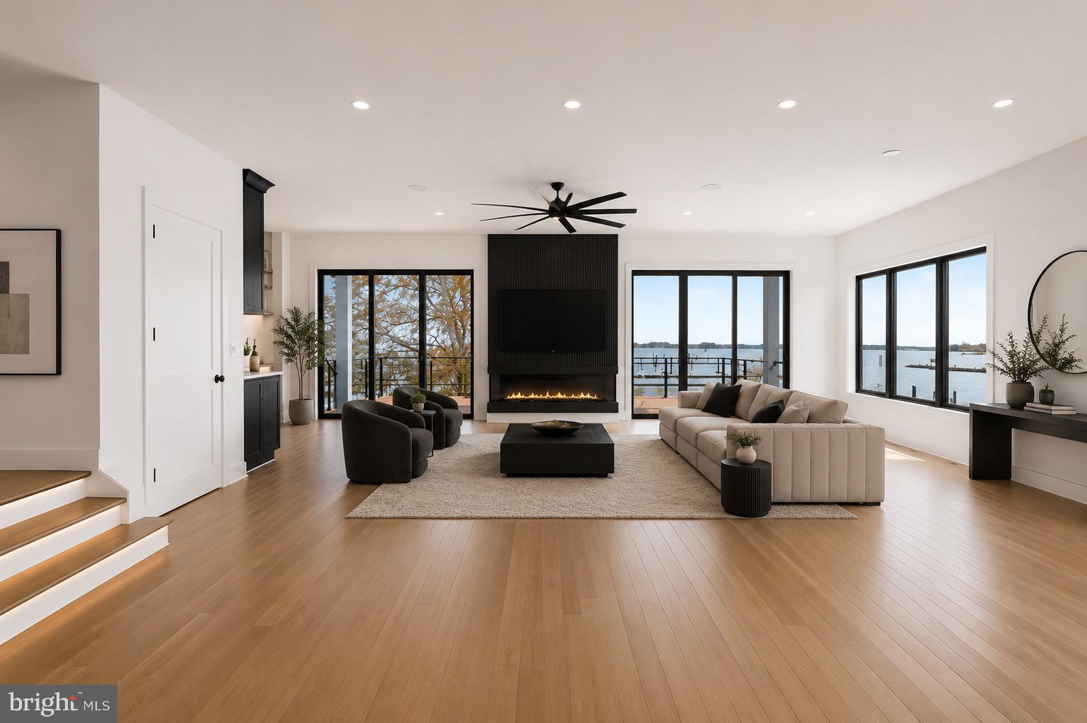 SWAN POINT - Residential