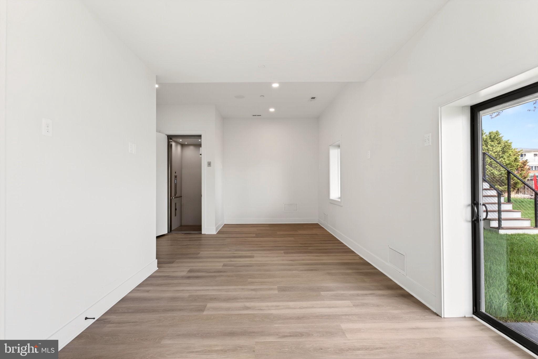 SWAN POINT - Residential