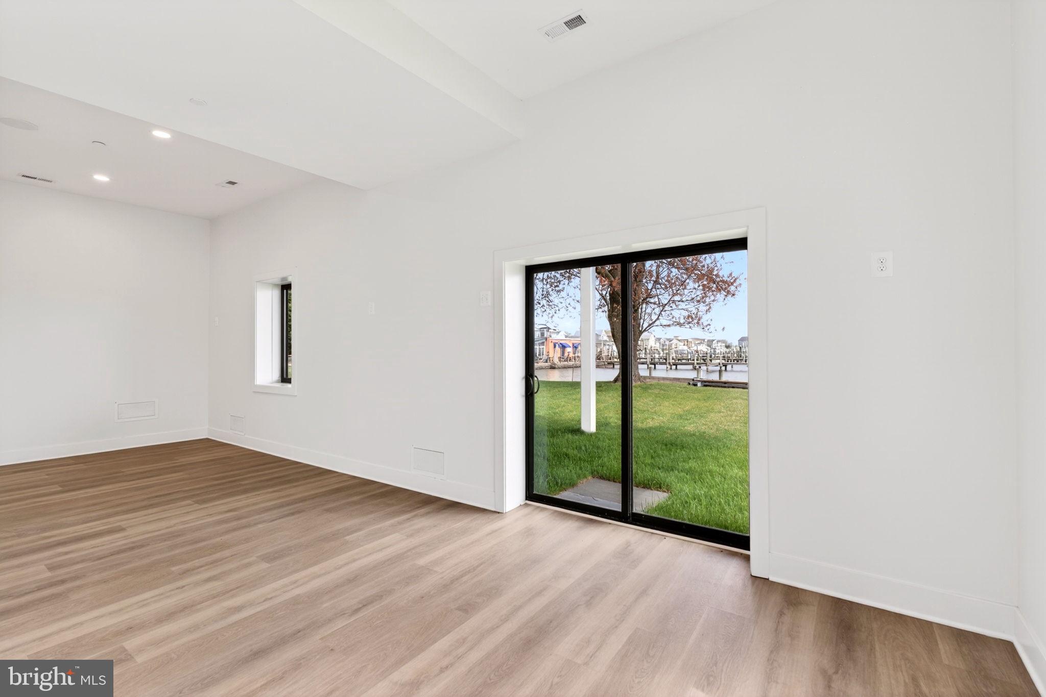 SWAN POINT - Residential