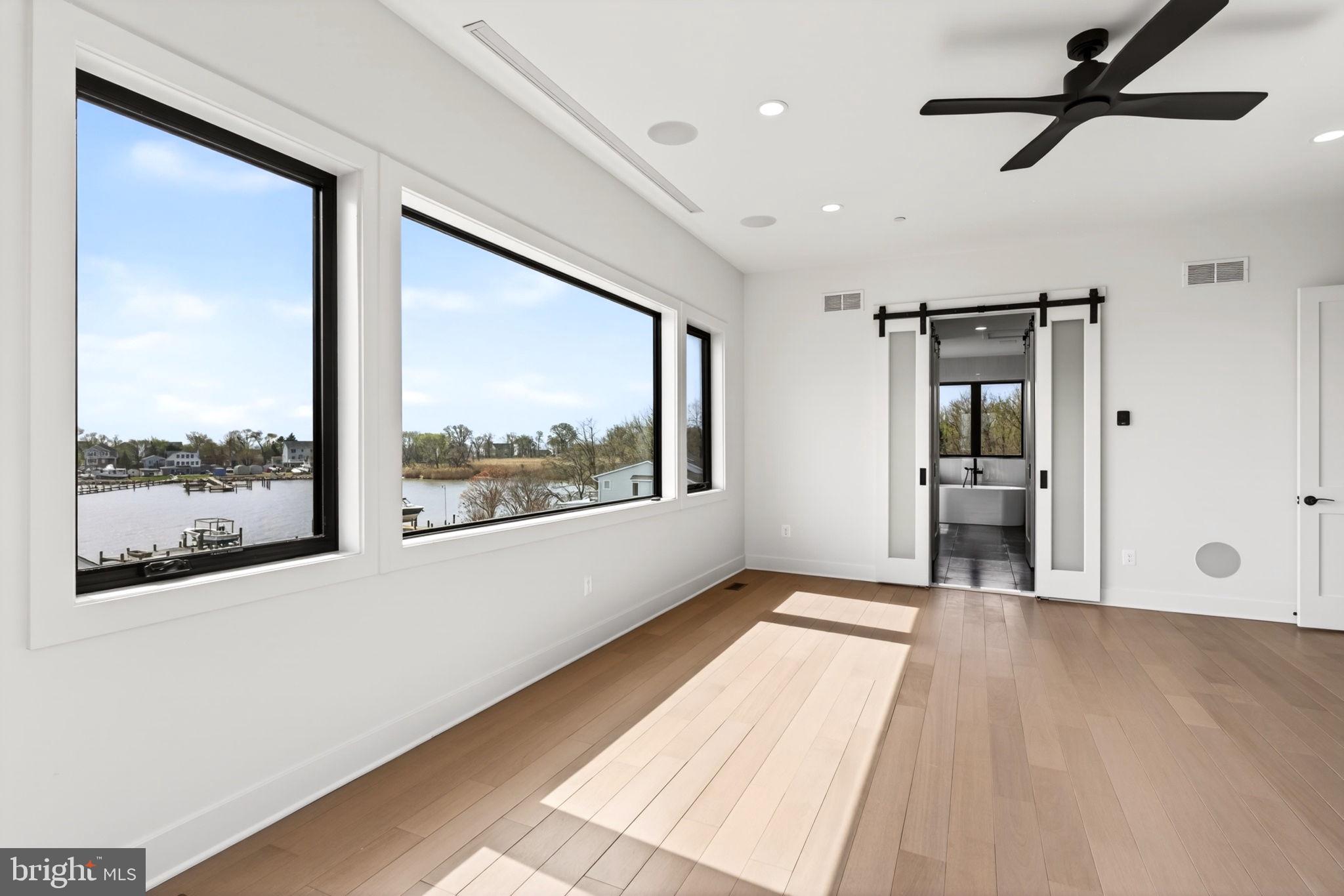 SWAN POINT - Residential