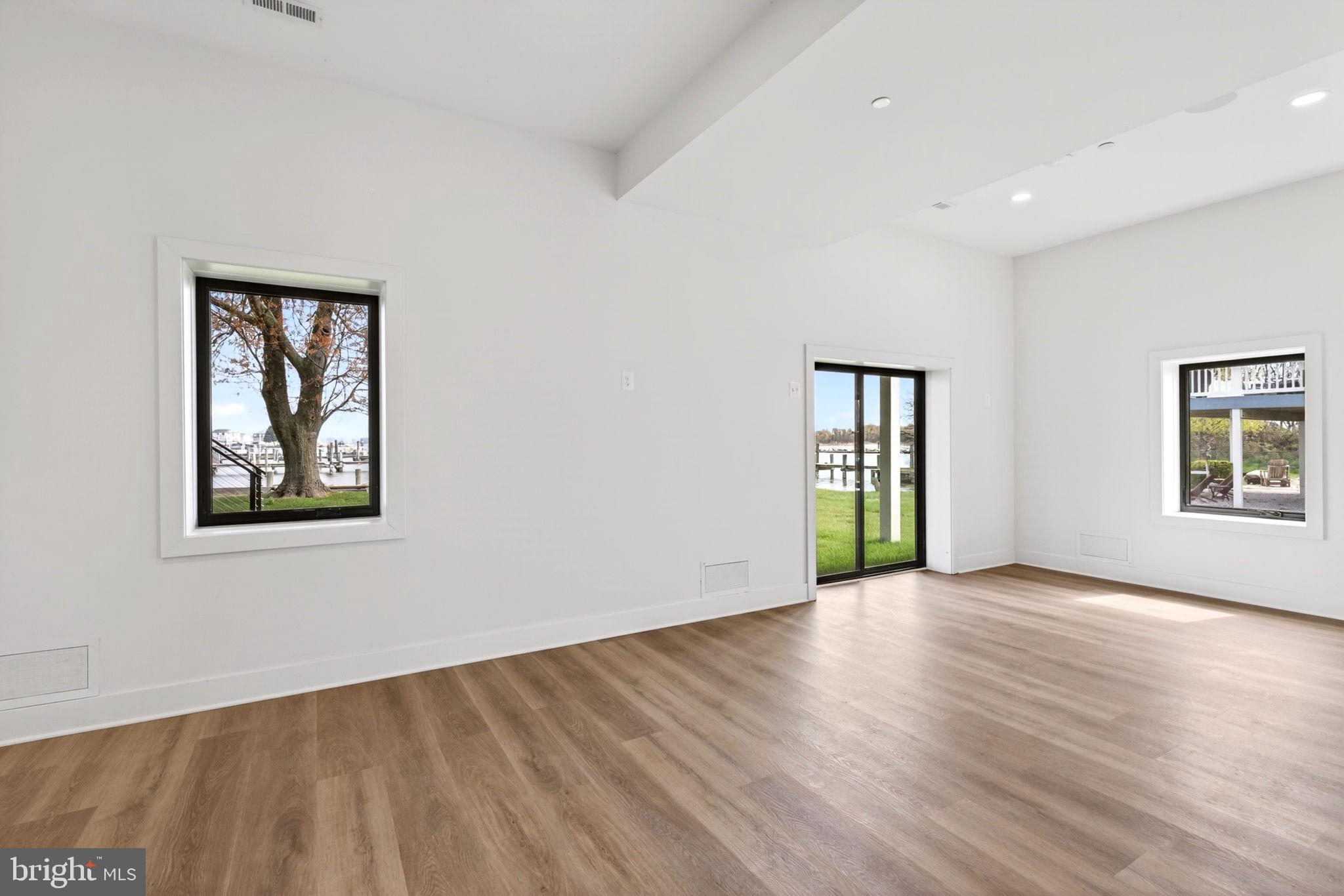 SWAN POINT - Residential