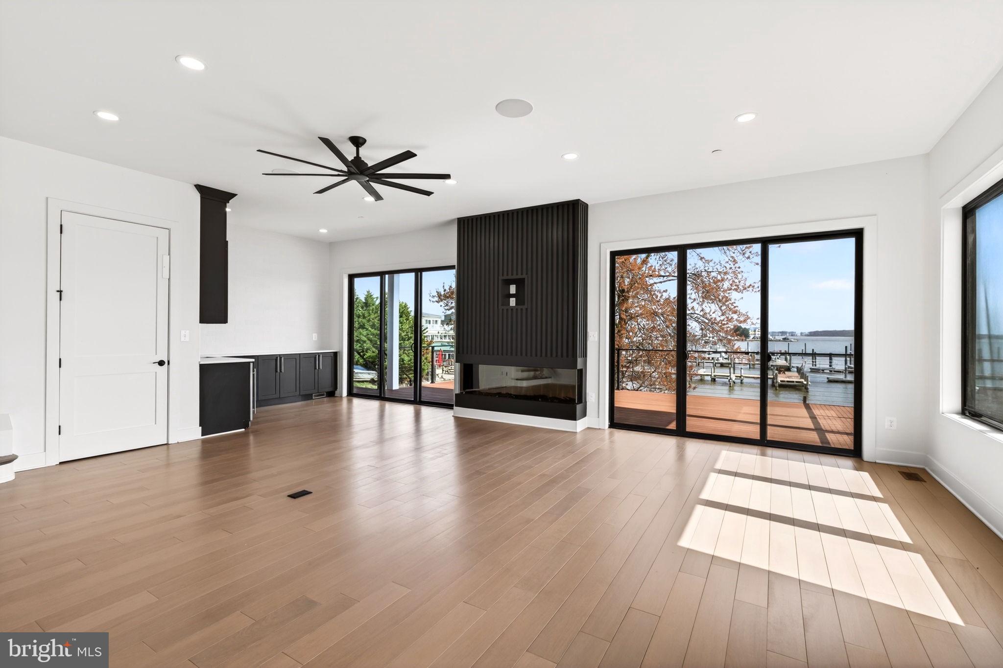 SWAN POINT - Residential