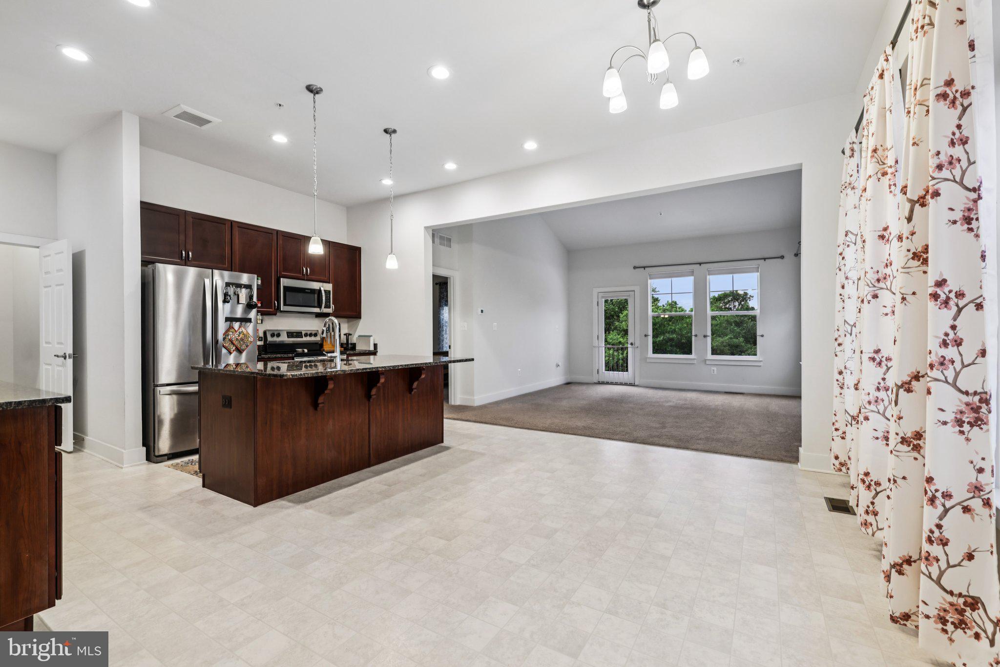 2810 TOWN VIEW CIRCLE