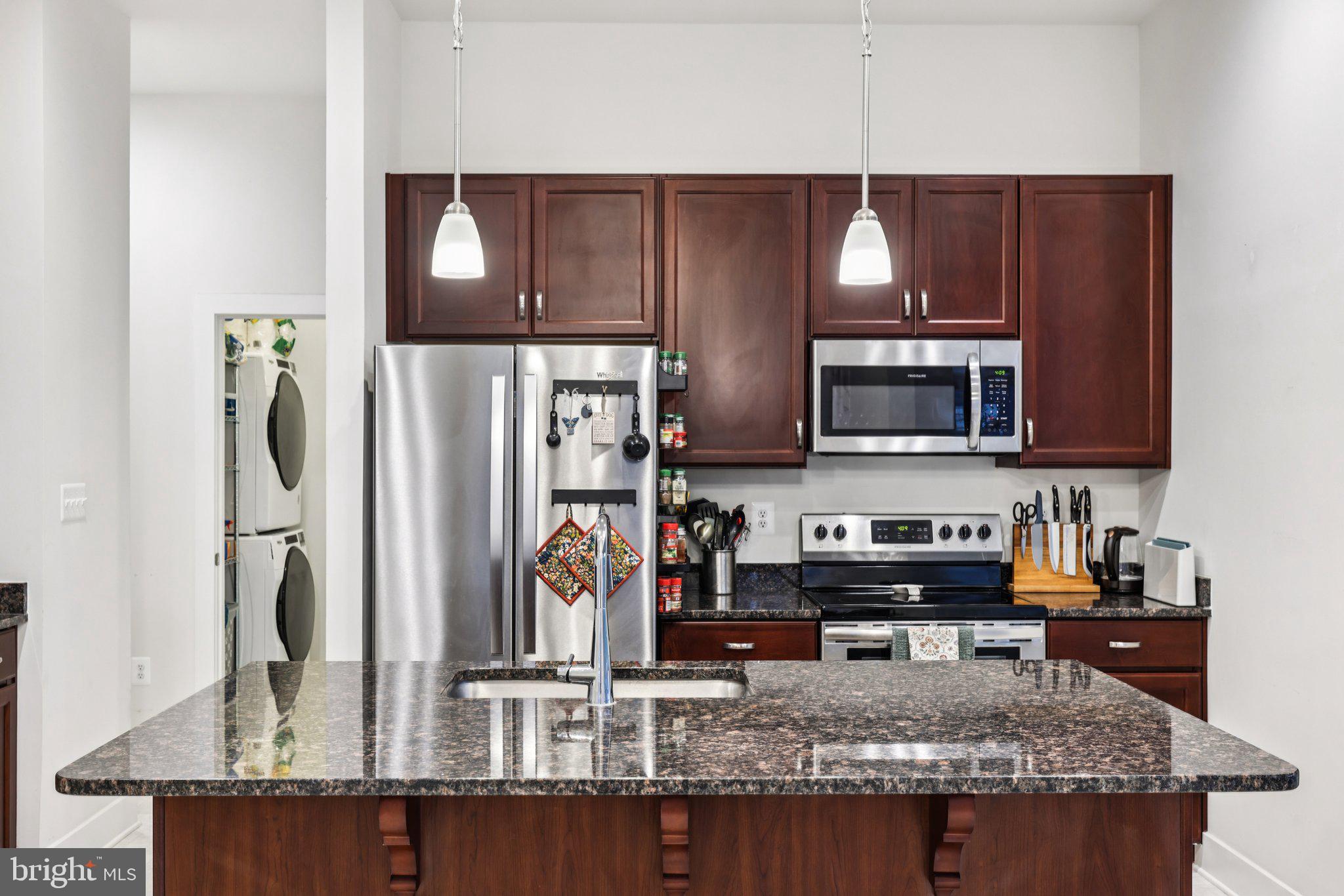 2810 TOWN VIEW CIRCLE