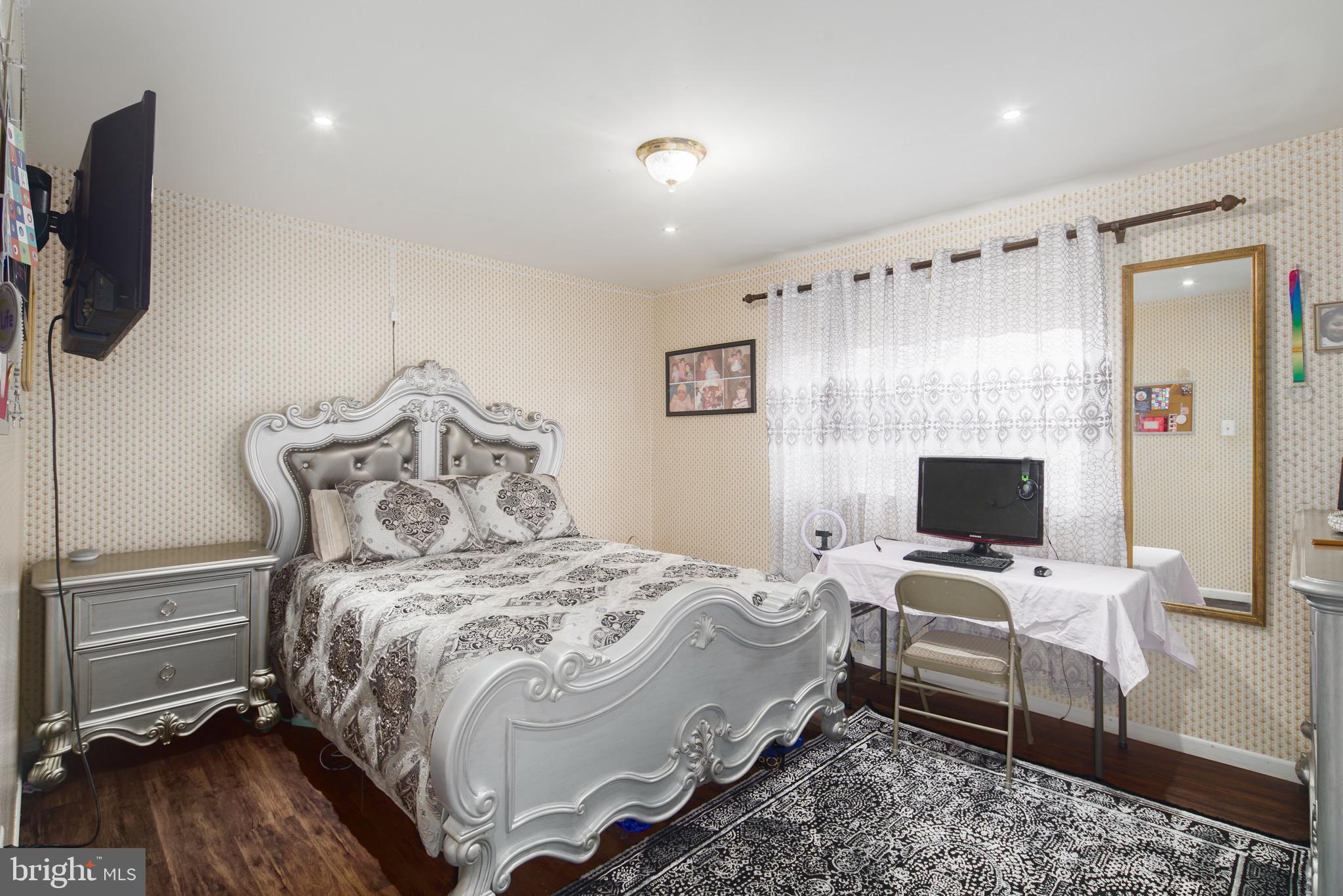 EXECUTIVE PARK - Residential