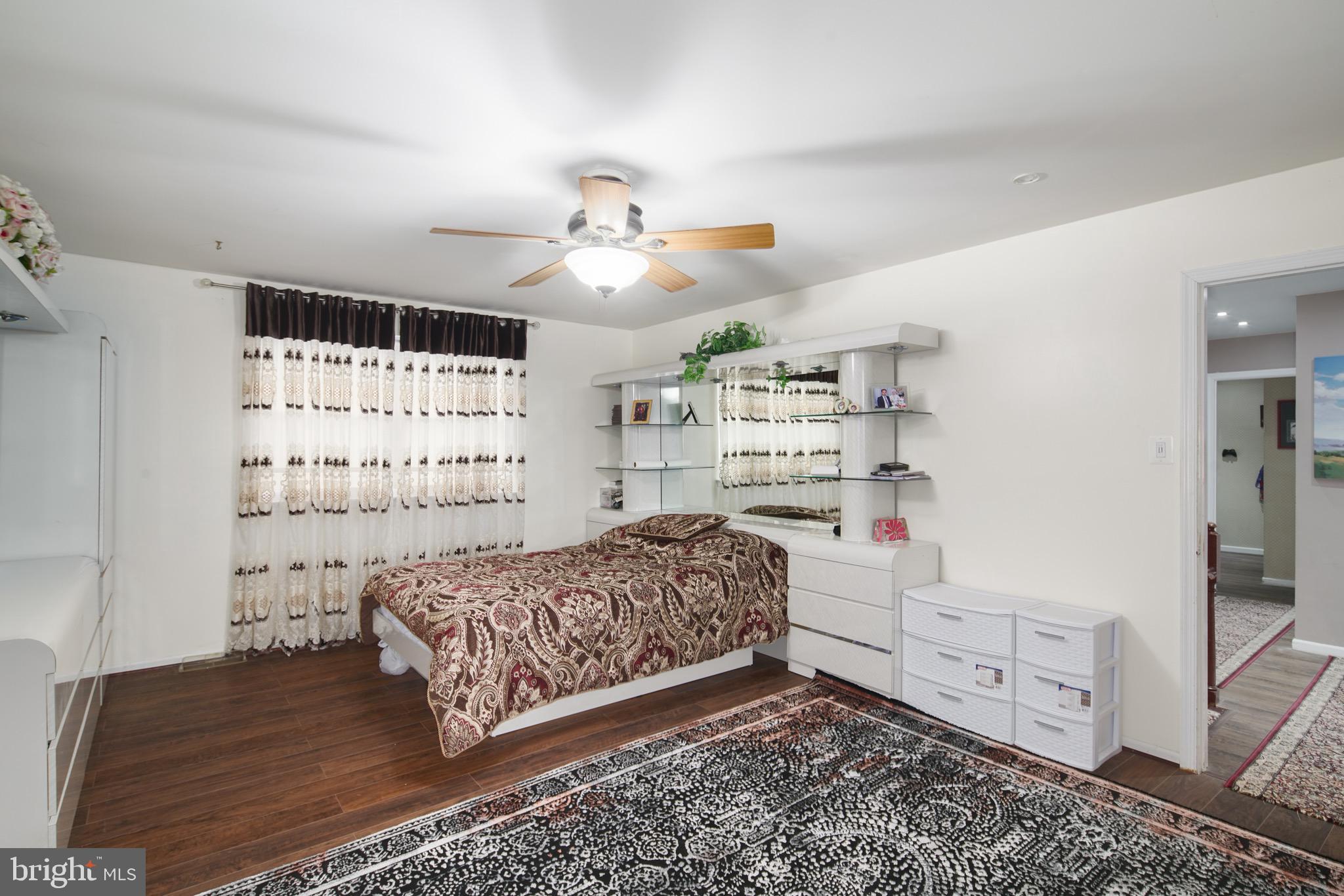 EXECUTIVE PARK - Residential