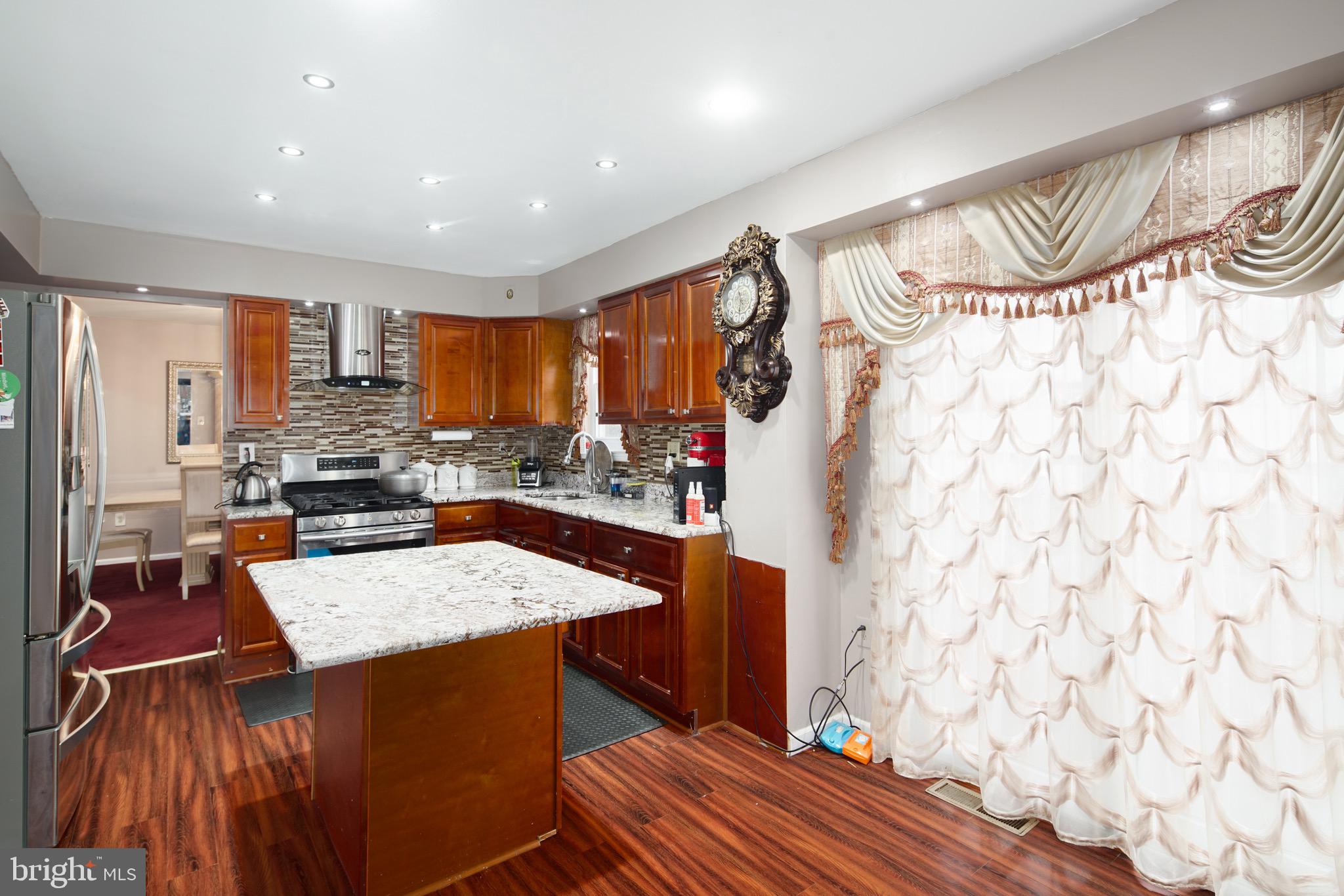 EXECUTIVE PARK - Residential
