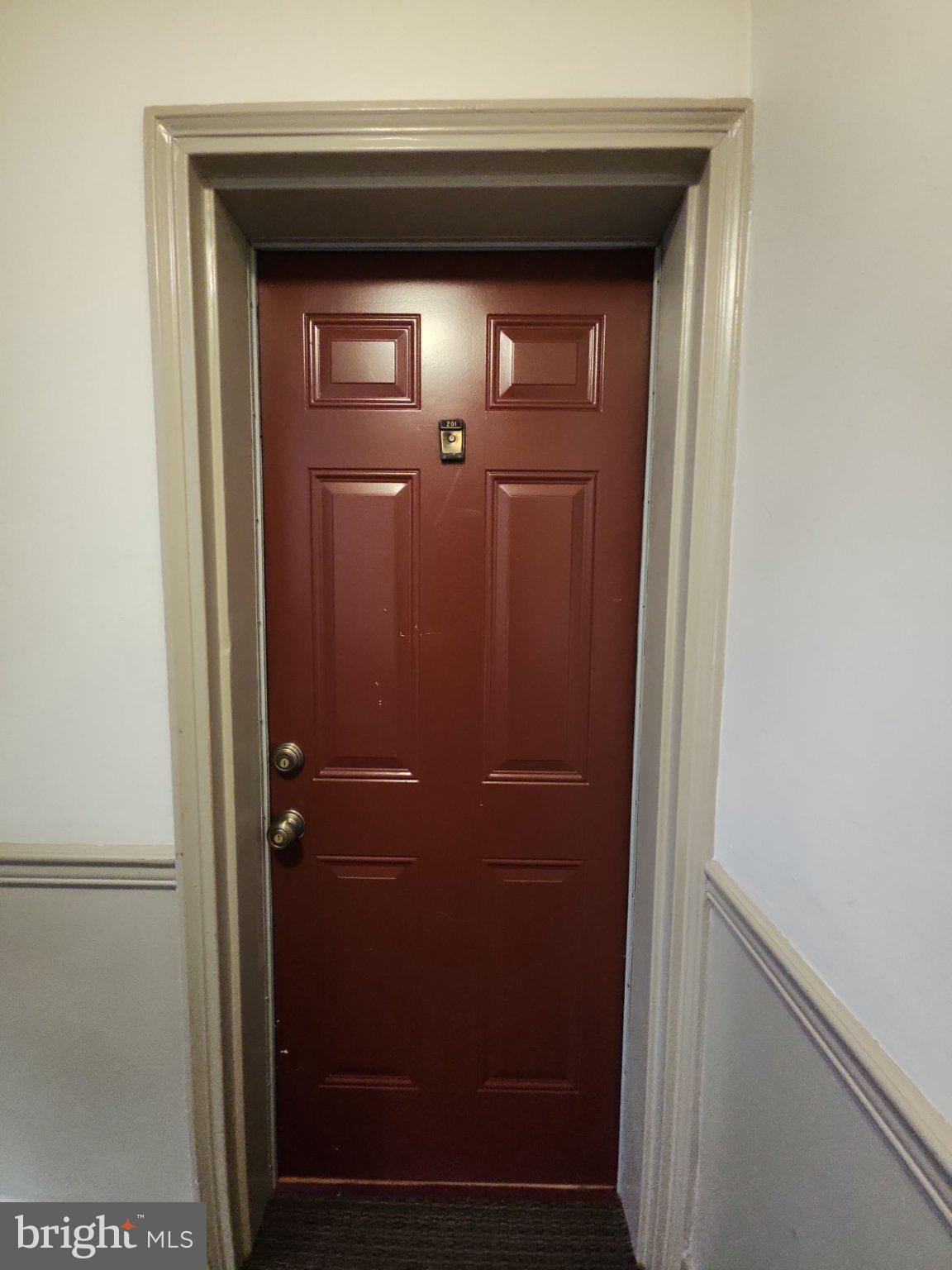 1726 W ABINGDON DRIVE 201