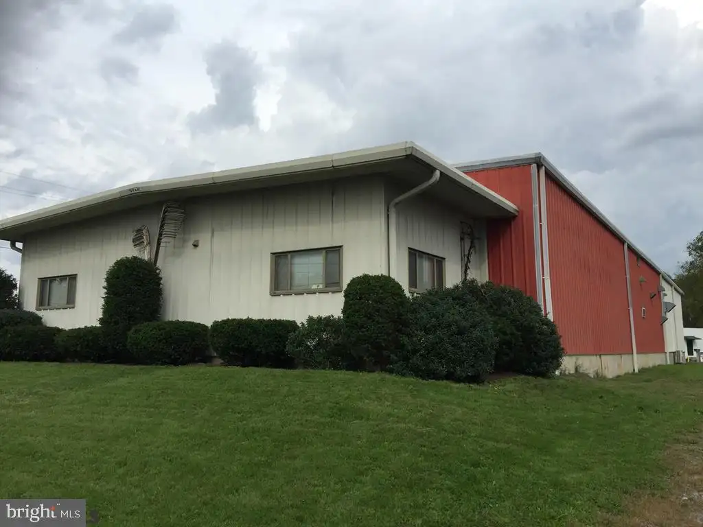 42 Pennsylvania Avenue, Mill Hall, PA 17751