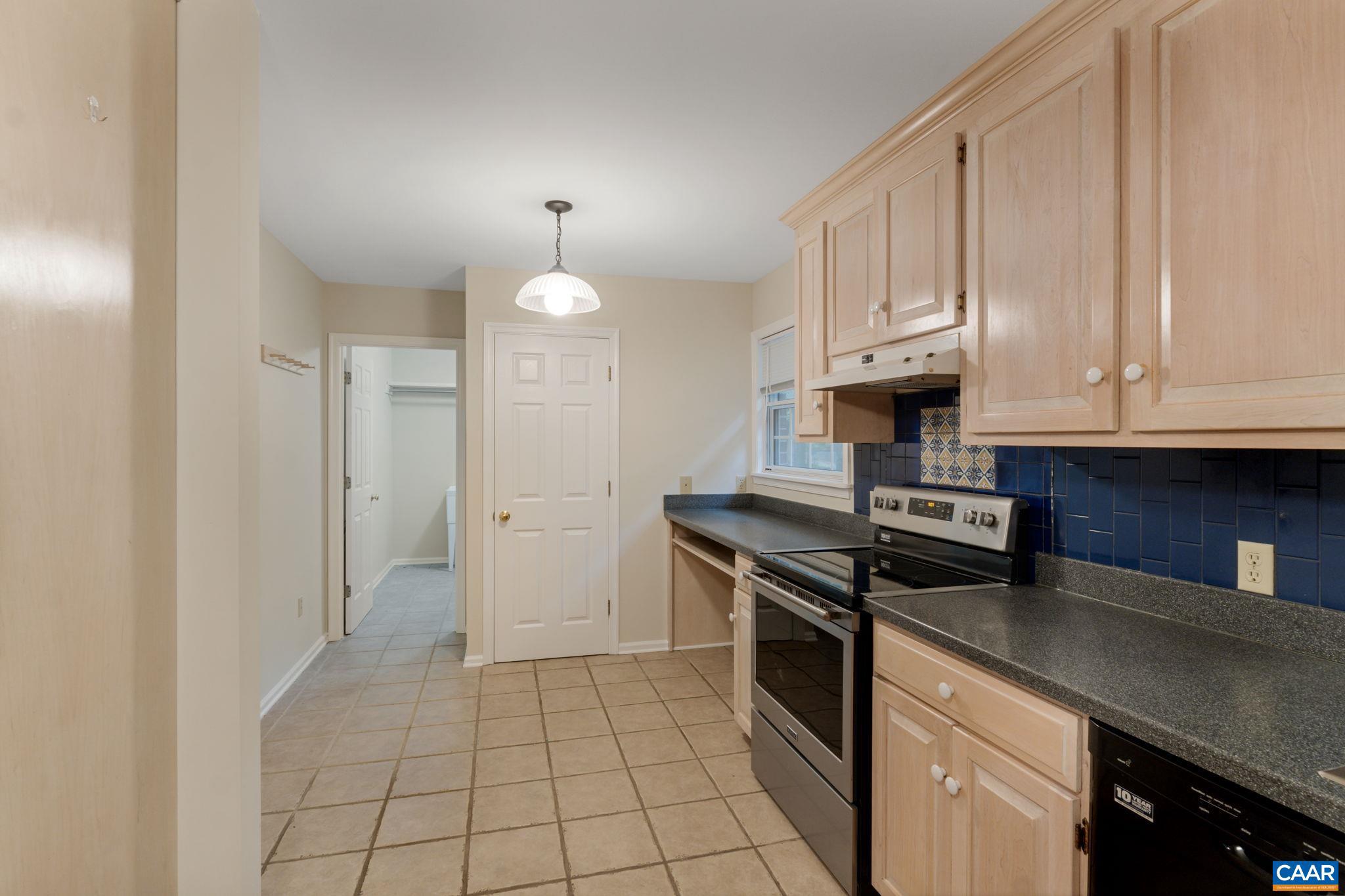 LAKE MONTICELLO - Residential