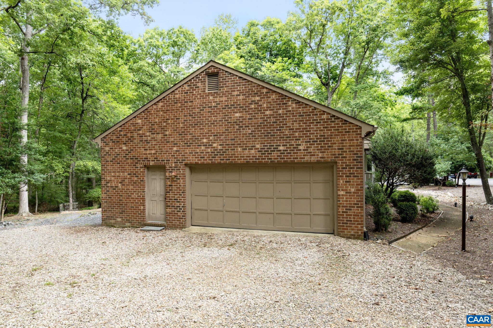 LAKE MONTICELLO - Residential