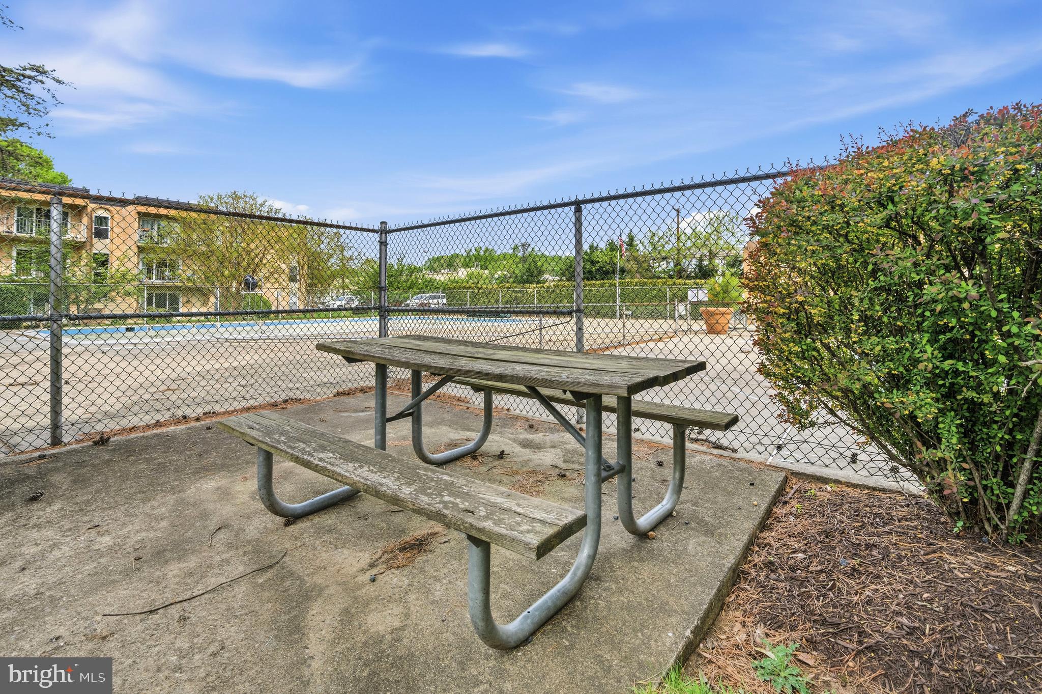 WALNUT GROVE - Residential