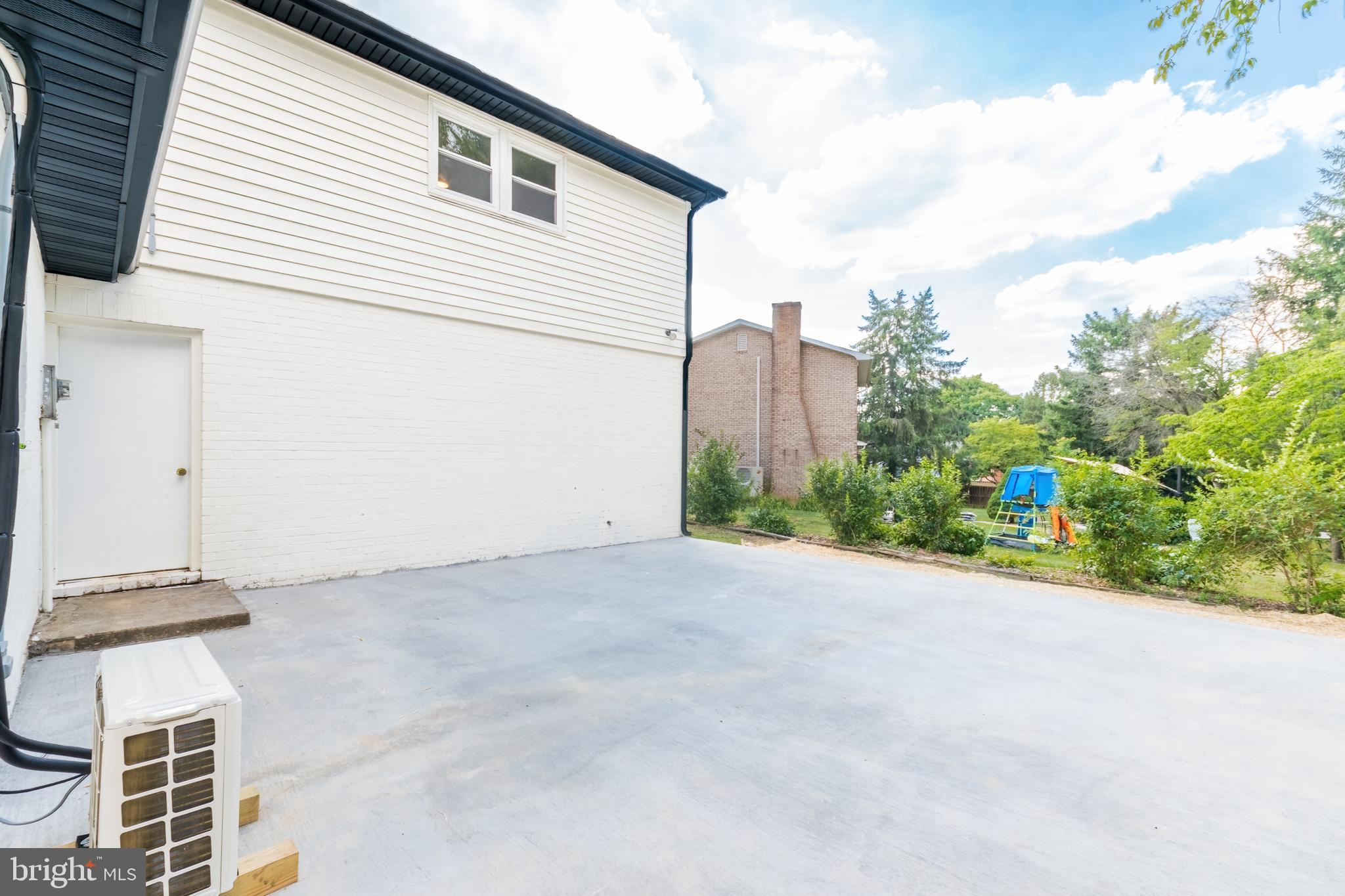 MEADOWBROOK - Residential