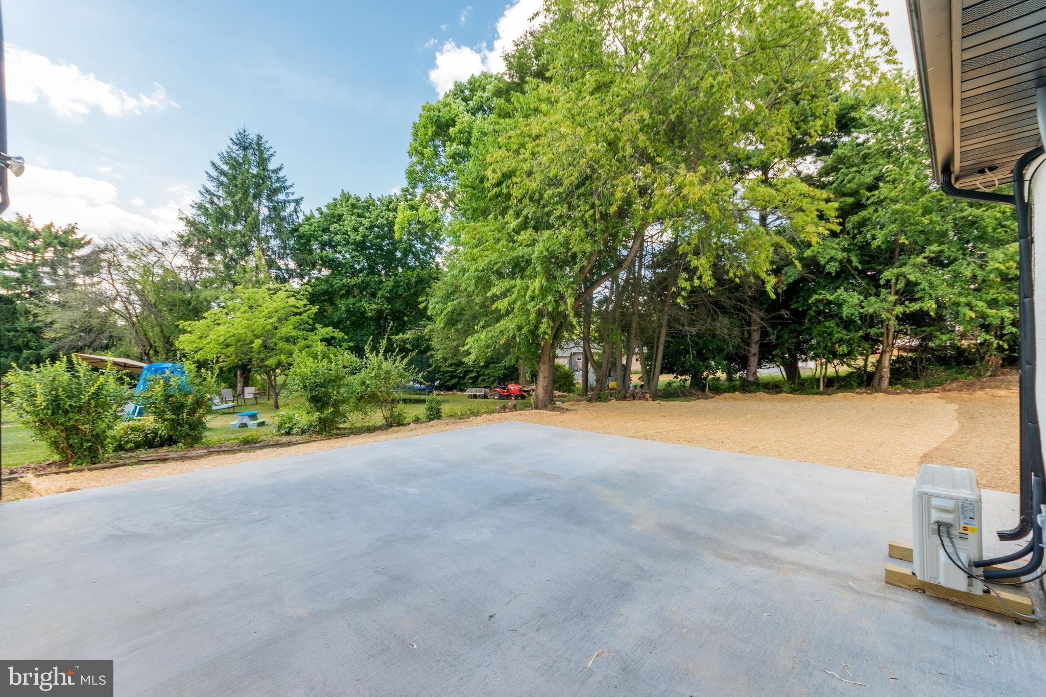 MEADOWBROOK - Residential