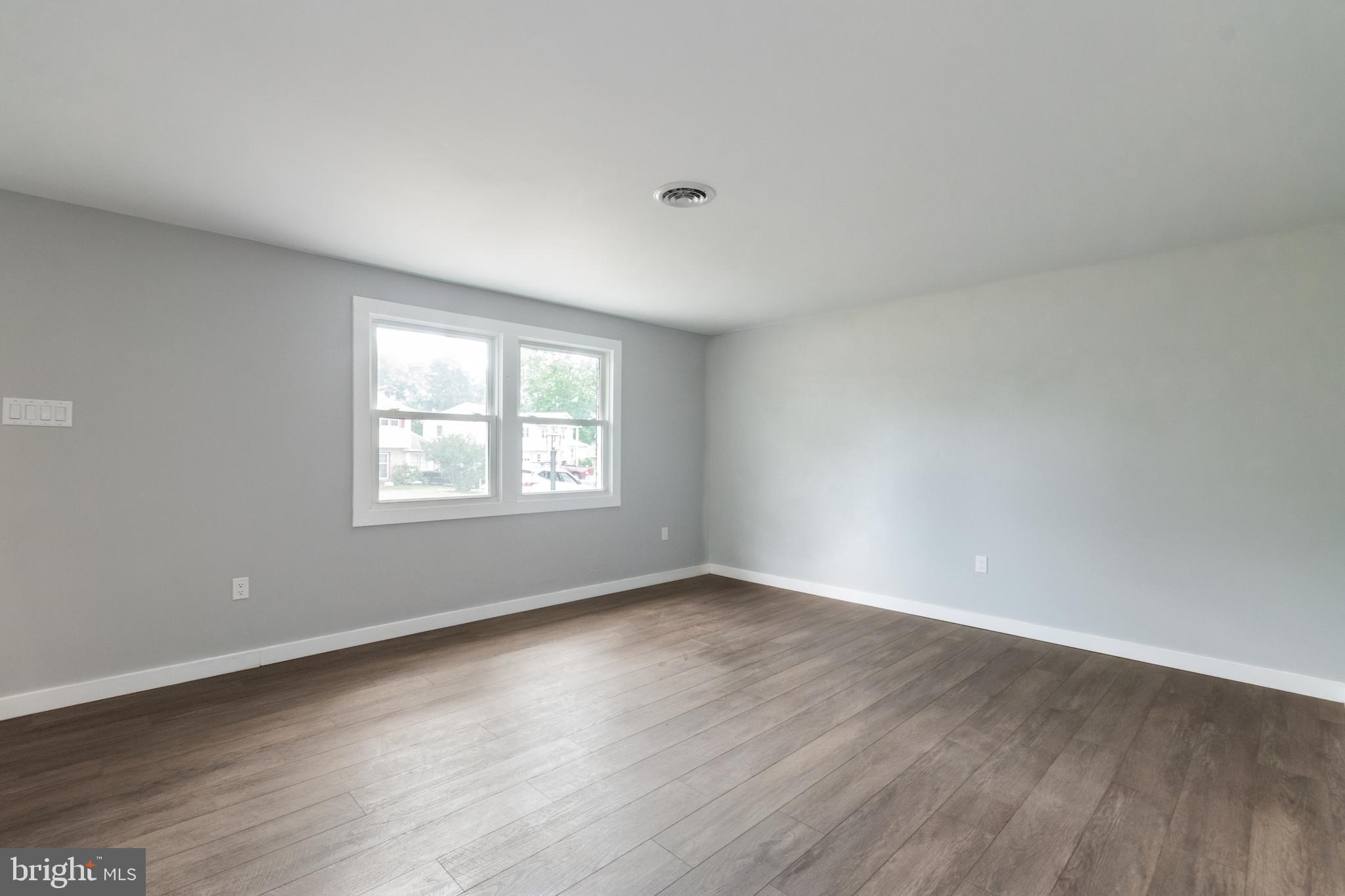 MEADOWBROOK - Residential