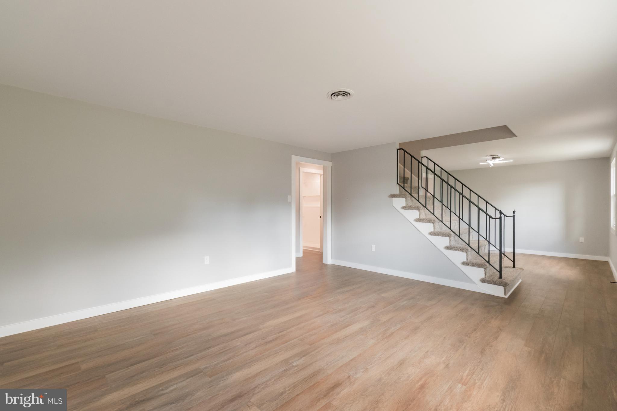 MEADOWBROOK - Residential