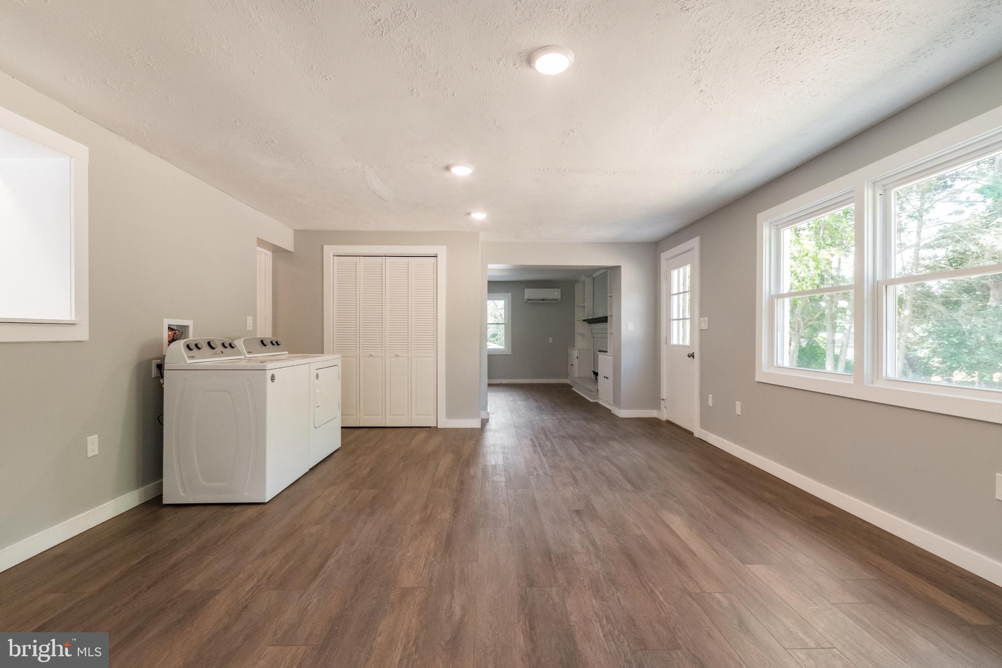 MEADOWBROOK - Residential