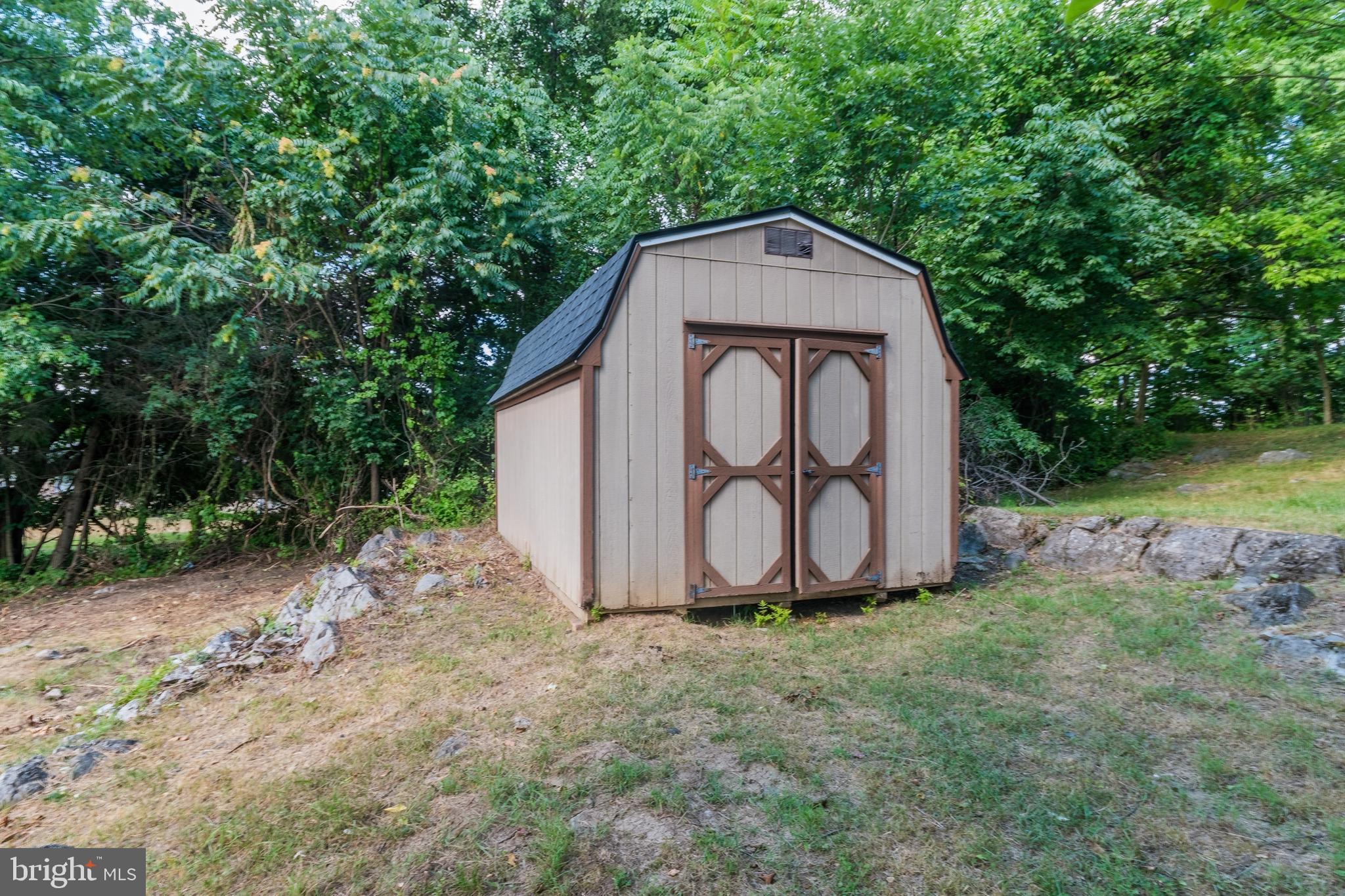 MEADOWBROOK - Residential