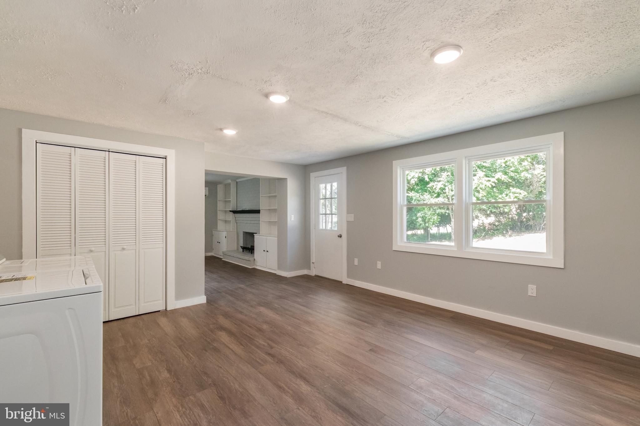 MEADOWBROOK - Residential