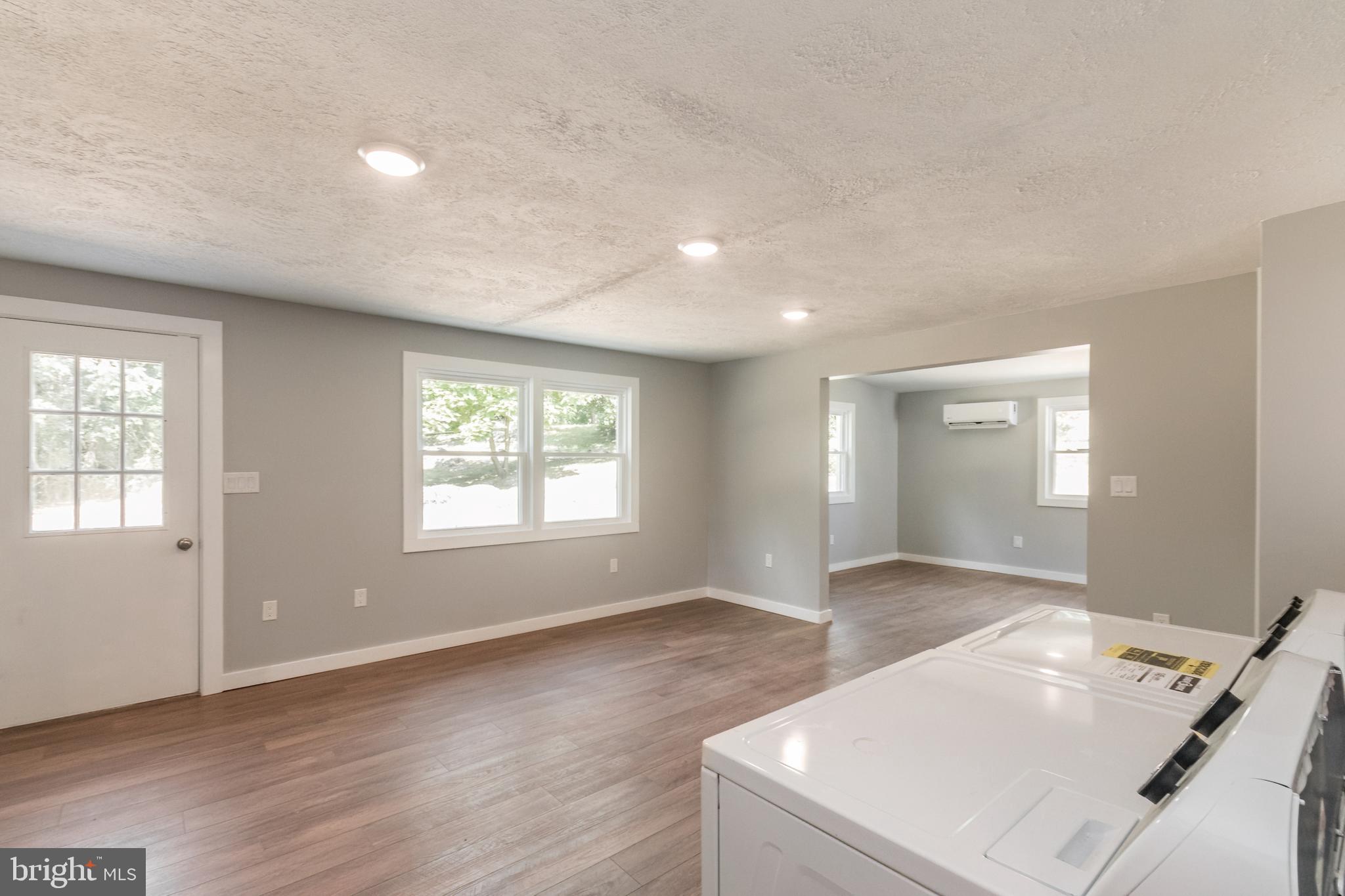 MEADOWBROOK - Residential