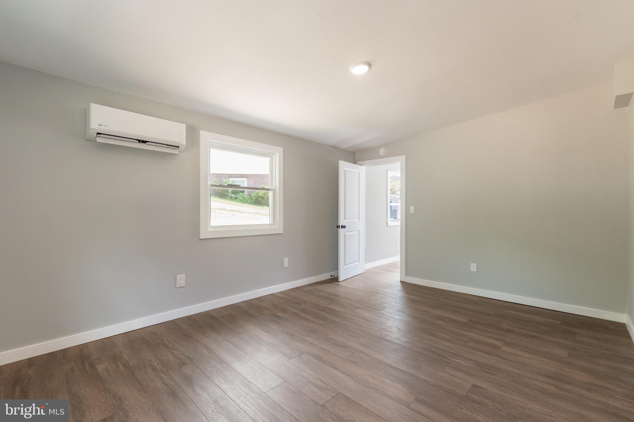 MEADOWBROOK - Residential