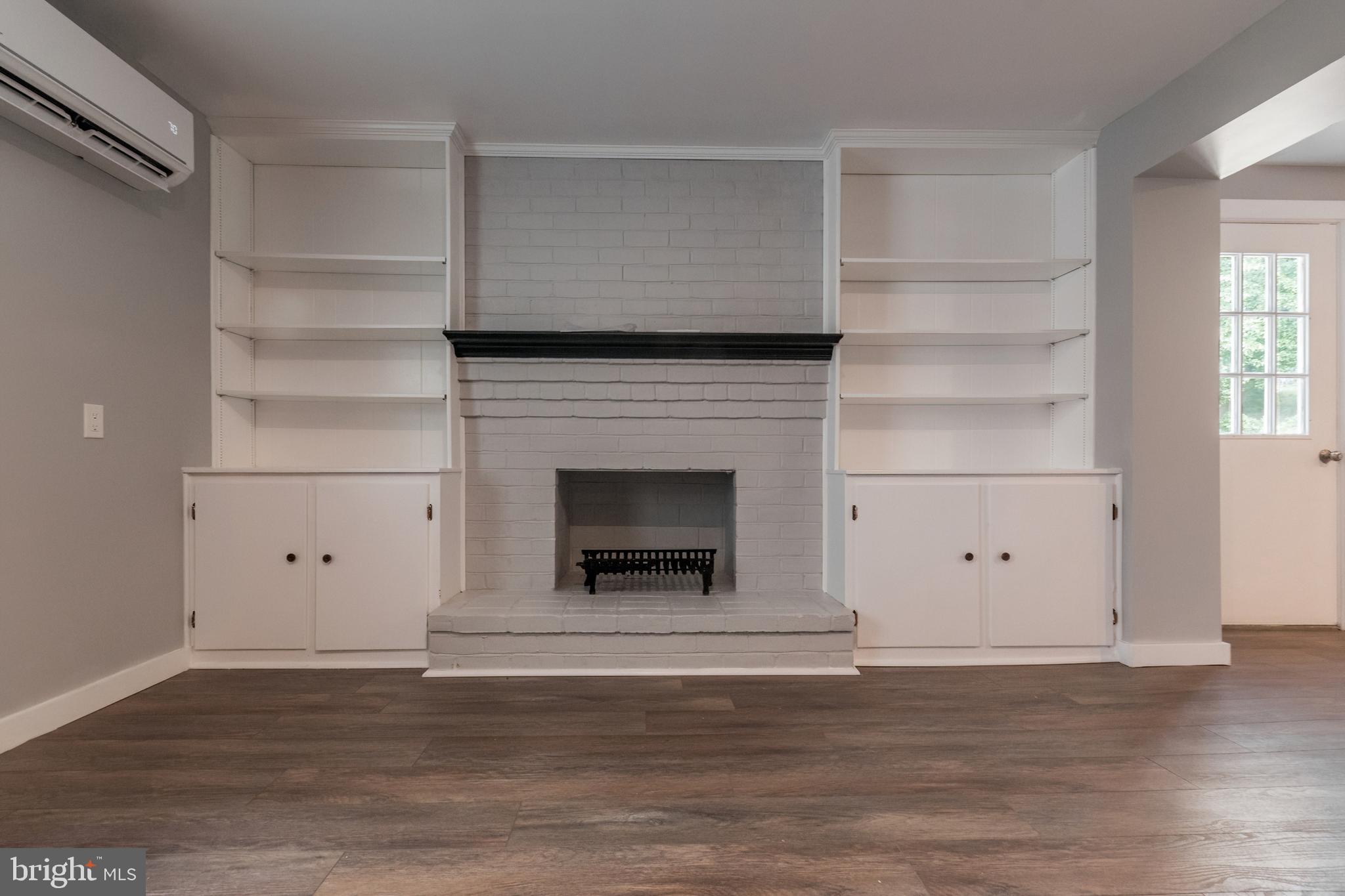 MEADOWBROOK - Residential