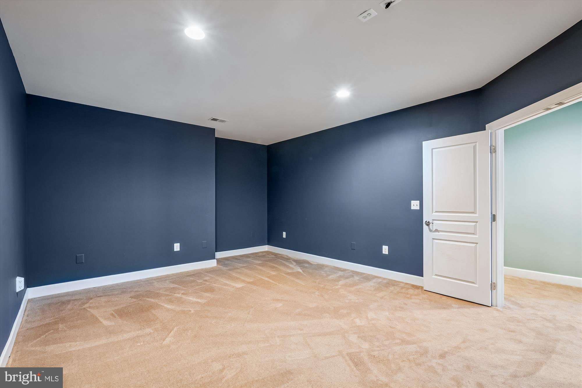 HUNTLEIGH AT CREIGHTON FARMS - Residential