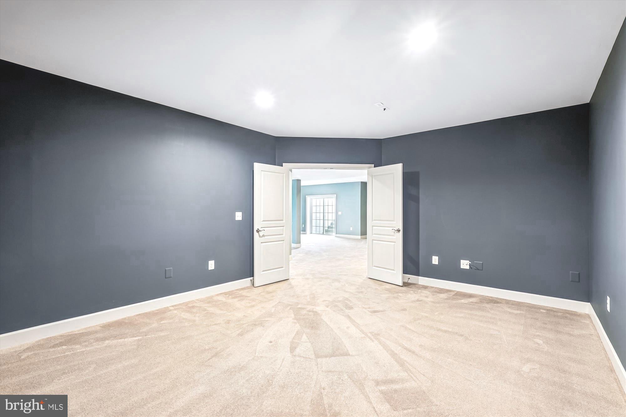 CREIGHTON FARMS - Residential