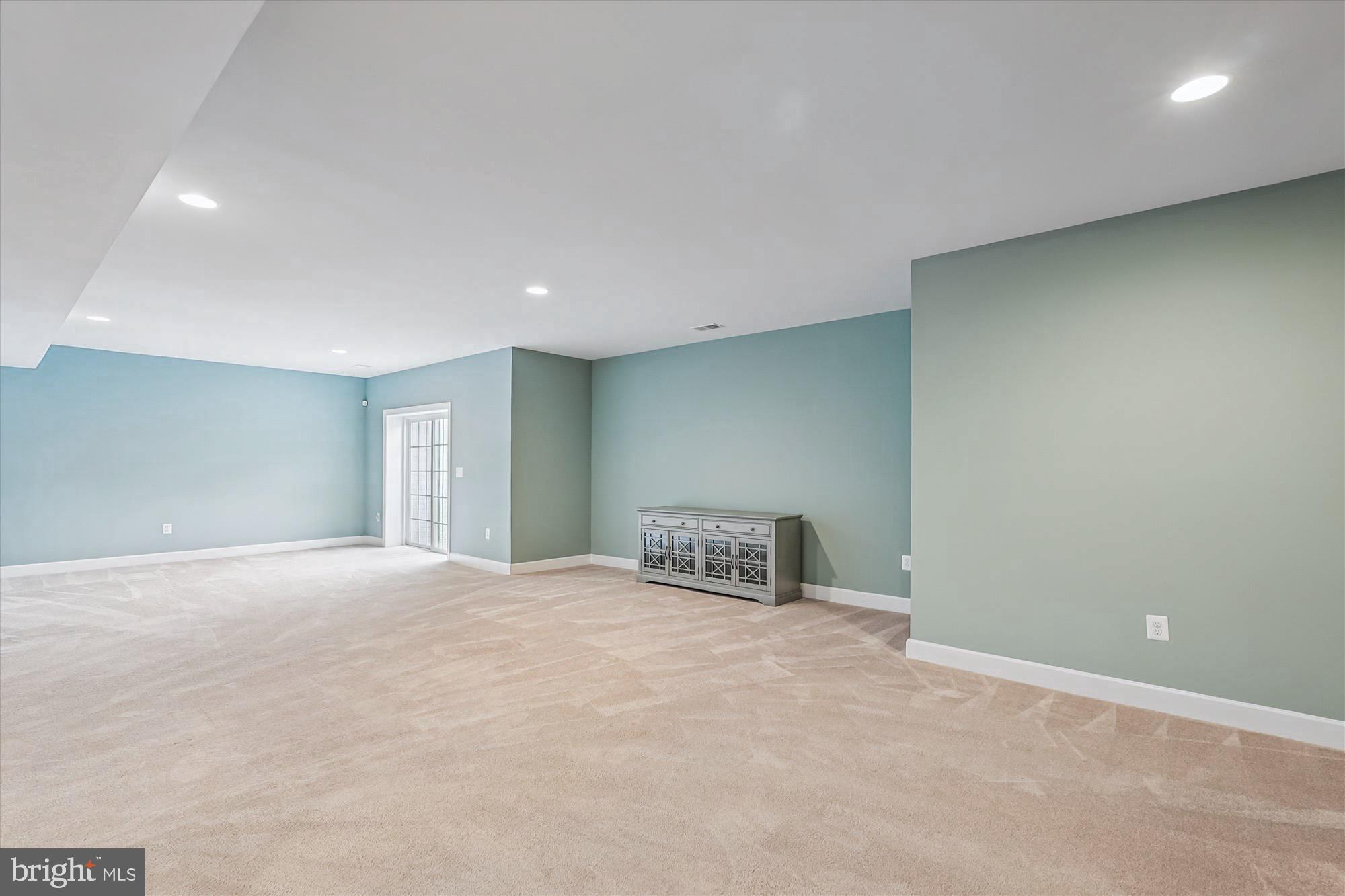 CREIGHTON FARMS - Residential