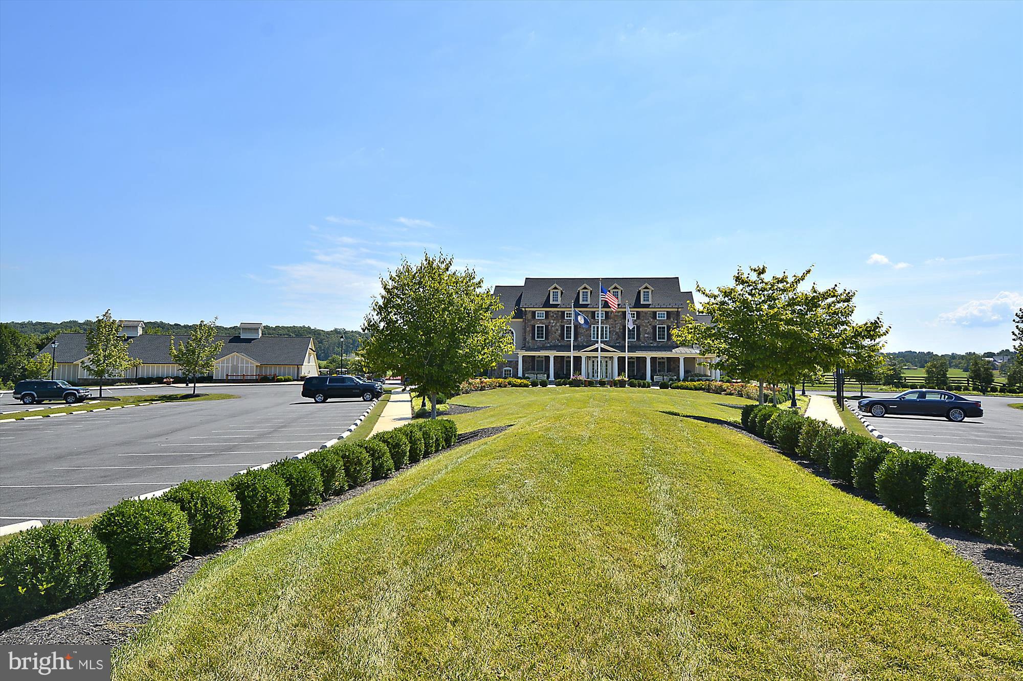 HUNTLEIGH AT CREIGHTON FARMS - Residential