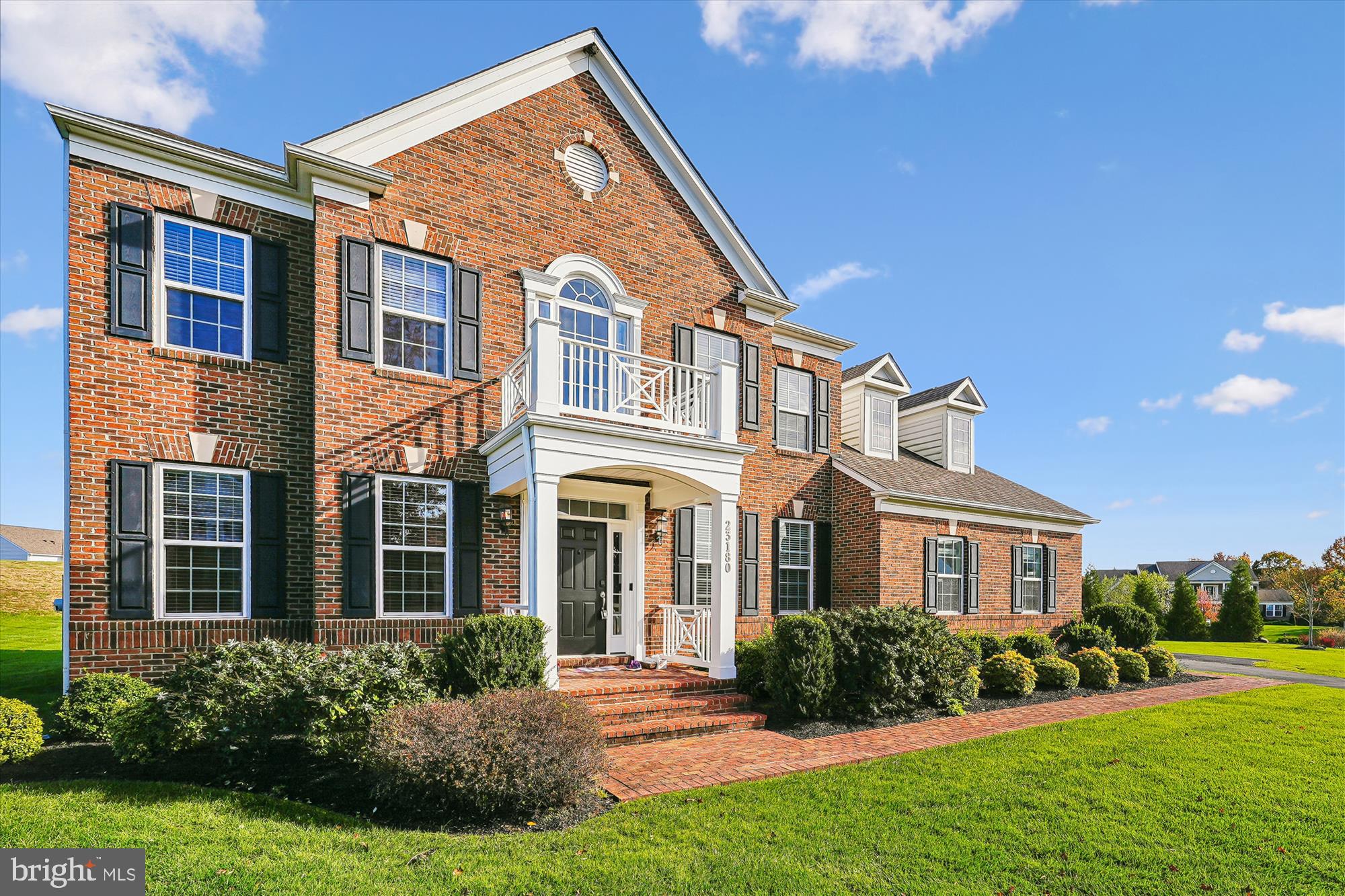 HUNTLEIGH AT CREIGHTON FARMS - Residential