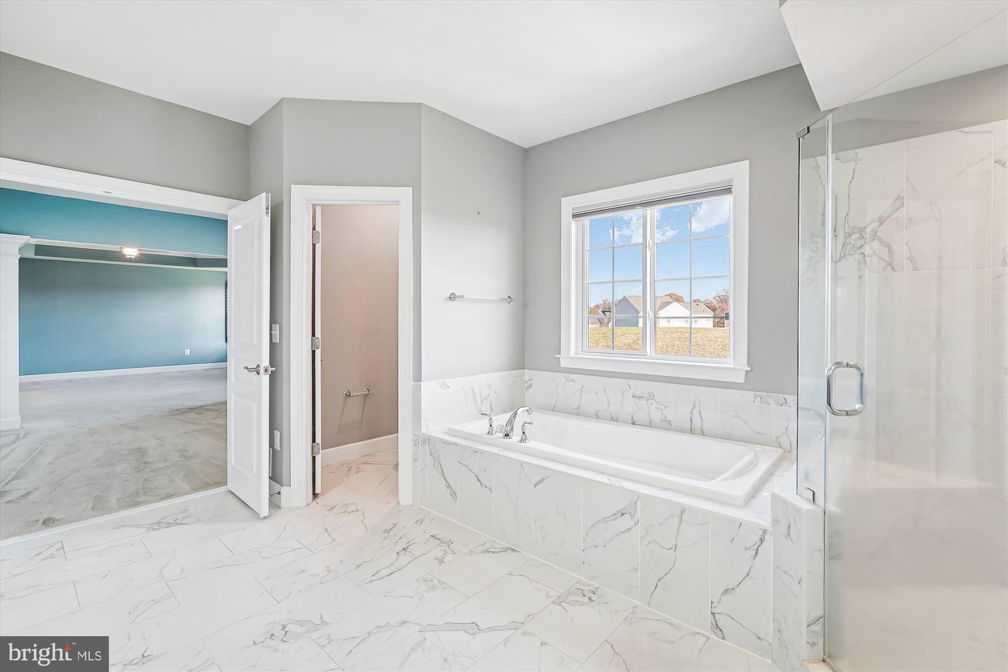 CREIGHTON FARMS - Residential