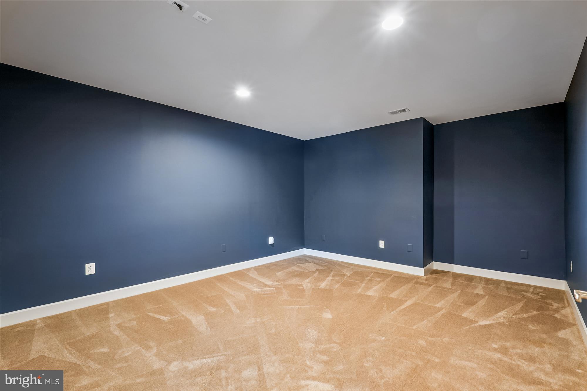 HUNTLEIGH AT CREIGHTON FARMS - Residential