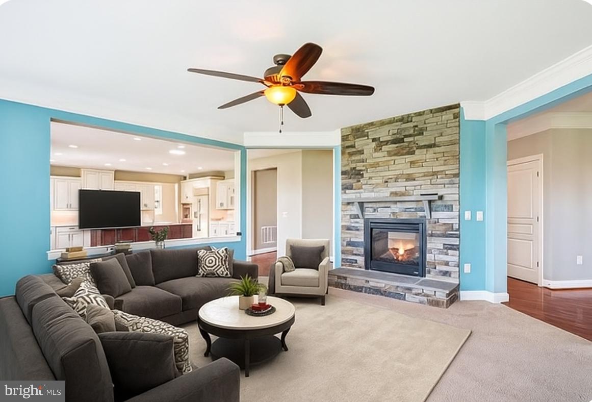 HUNTLEIGH AT CREIGHTON FARMS - Residential