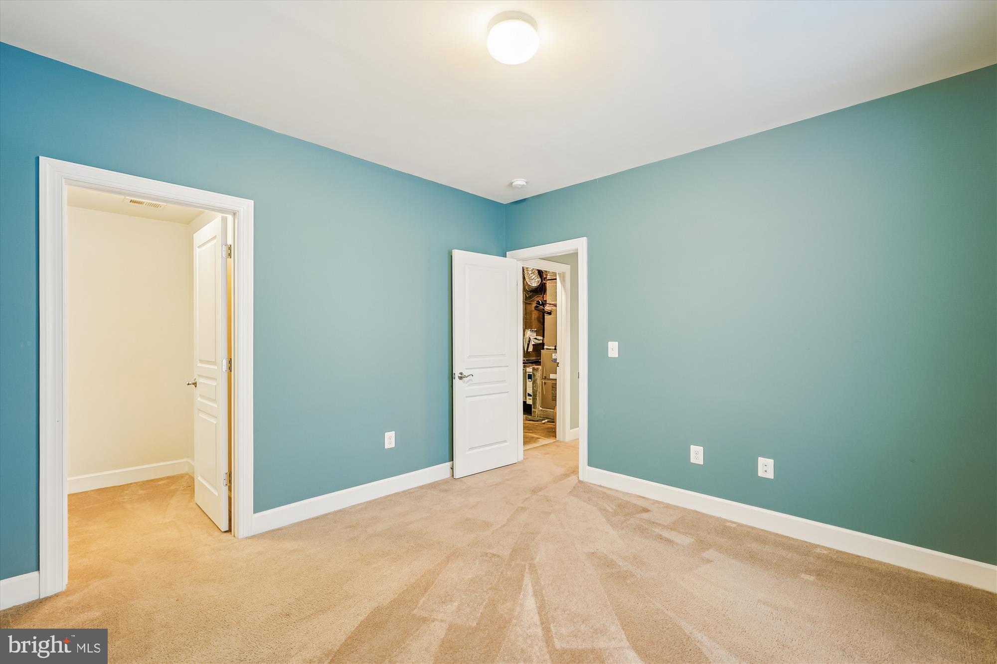 HUNTLEIGH AT CREIGHTON FARMS - Residential