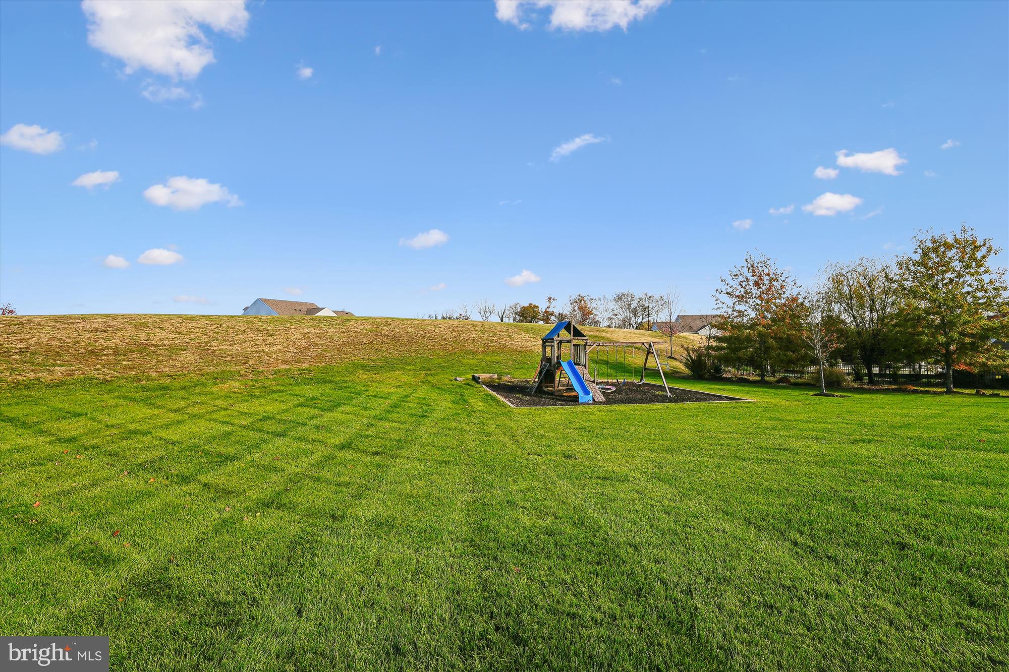 HUNTLEIGH AT CREIGHTON FARMS - Residential